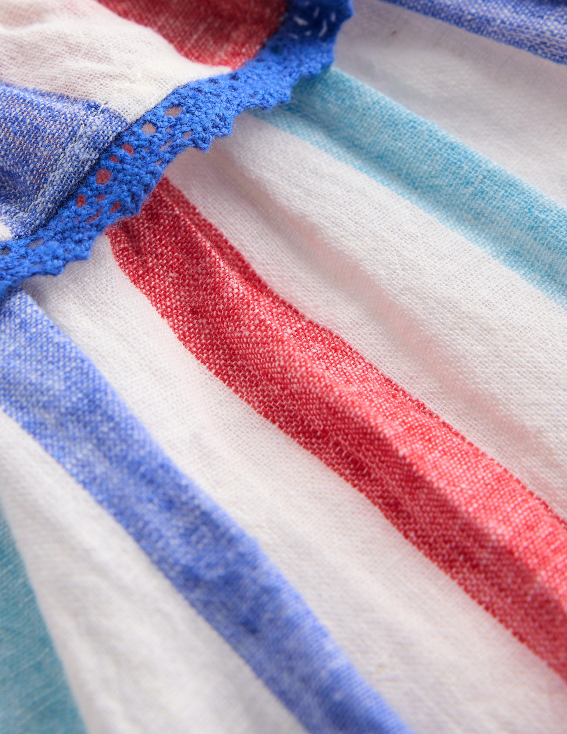 Weit geschnittener Strampler mit Rüschenausschnitt-Rot und Blau Bunte Streifen-3