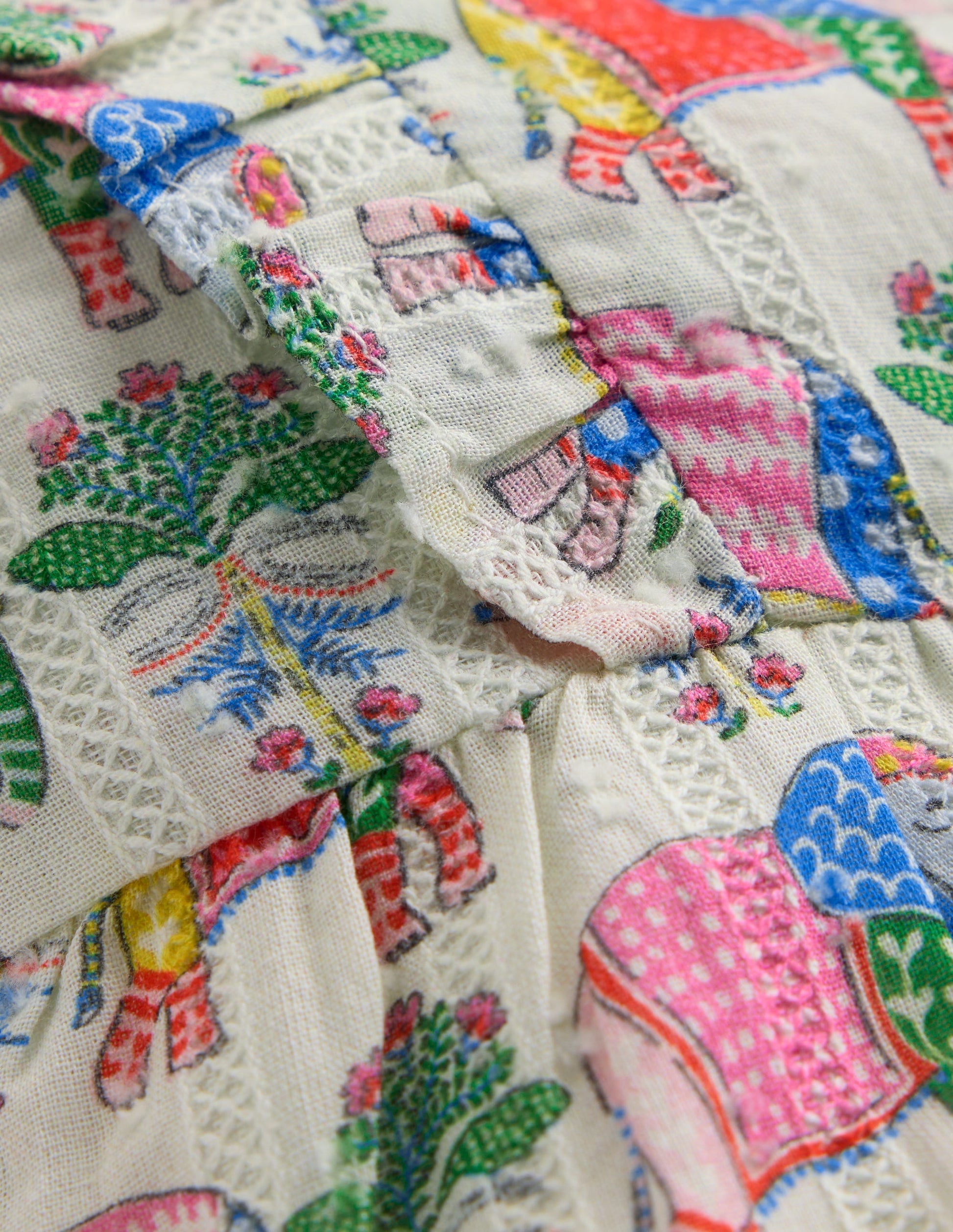 Kurzer, weit geschnittener Strampler mit Rüschen-Bunt Elefant Holzblock-4