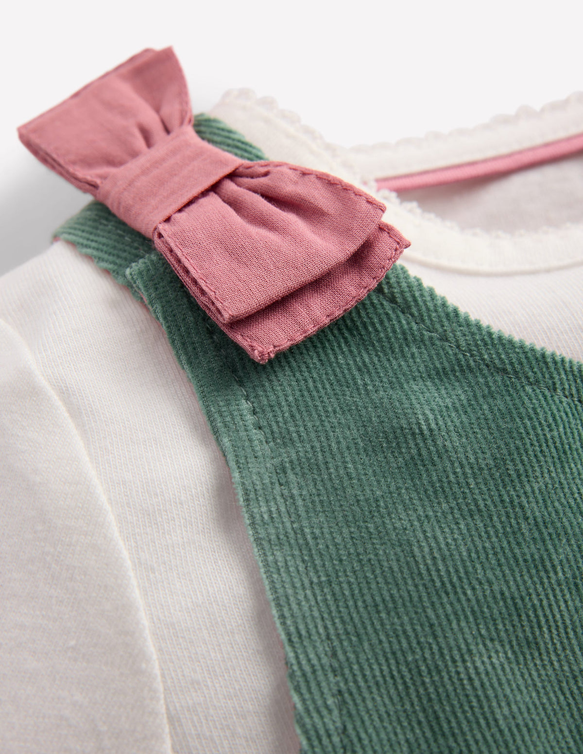 Ensemble avec salopette tissée-Broderie festive vert mélèze - Image 2