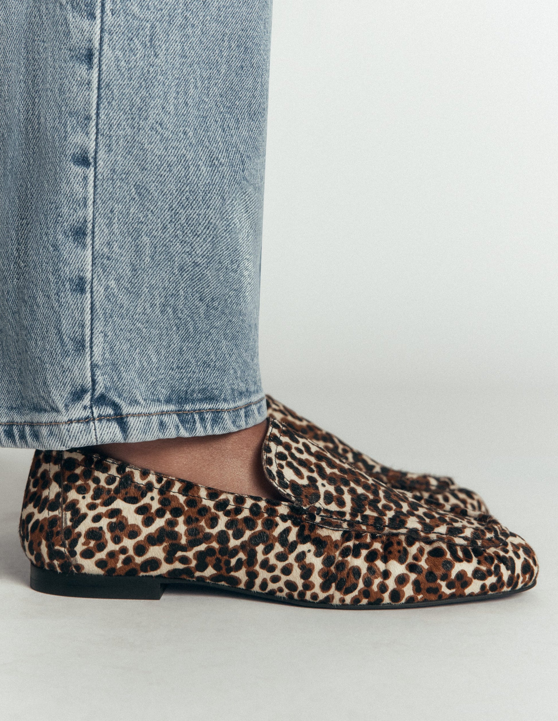 Dinah Flexible Loafer für jeden Tag-Schwarz und Naturweiß gesprenkelt-2