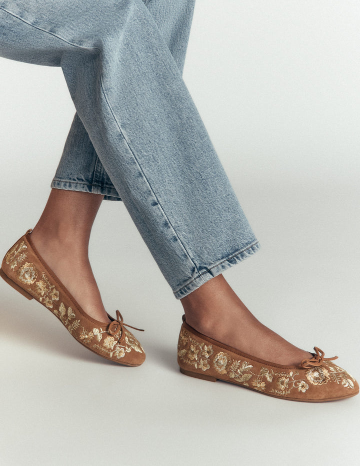 Patti Ballerinas mit runder Zehenpartie-Gold Stickerei