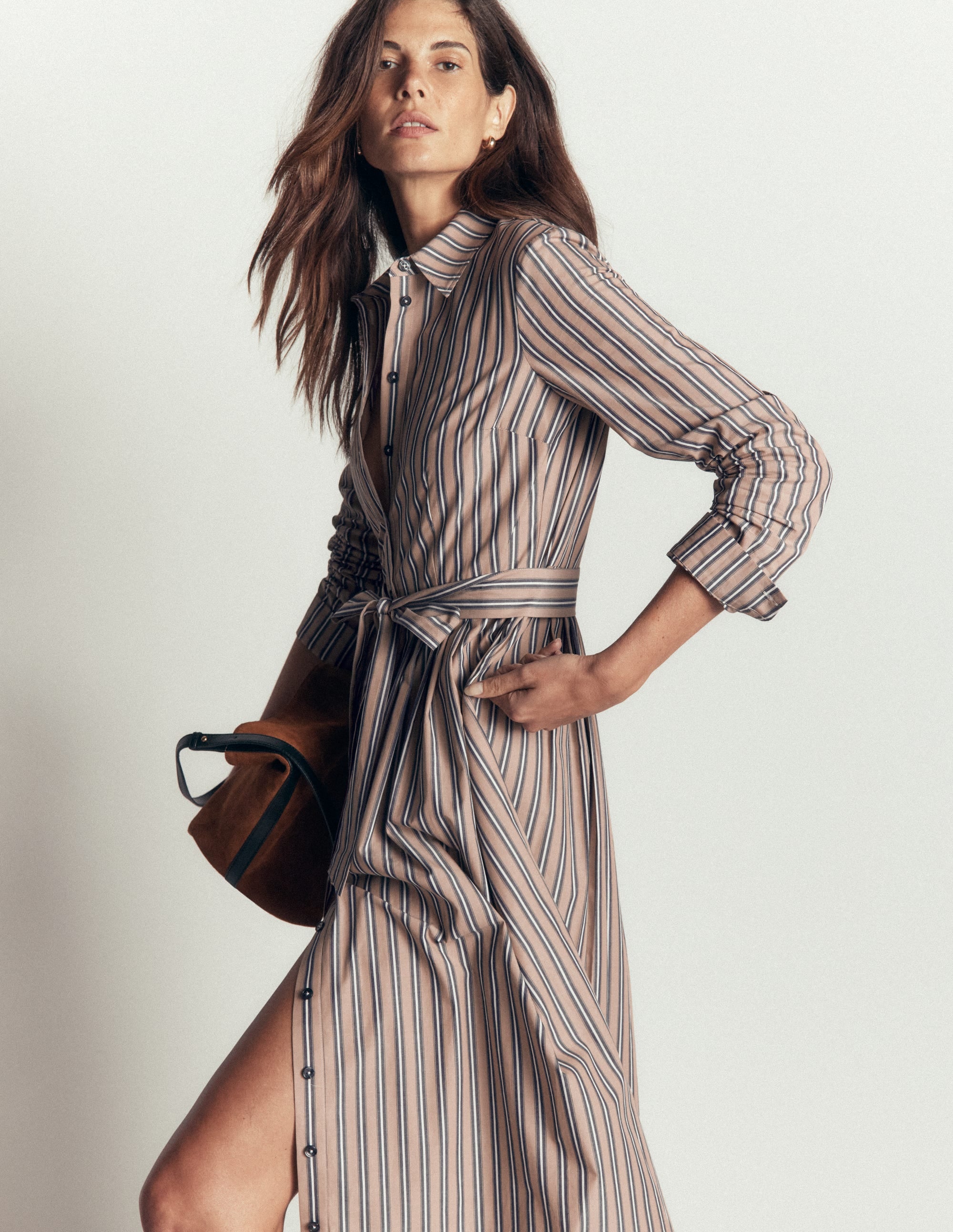 Robe-chemise midi Alexa en coton-Rayé tramway camel, bleu marine - Image 5