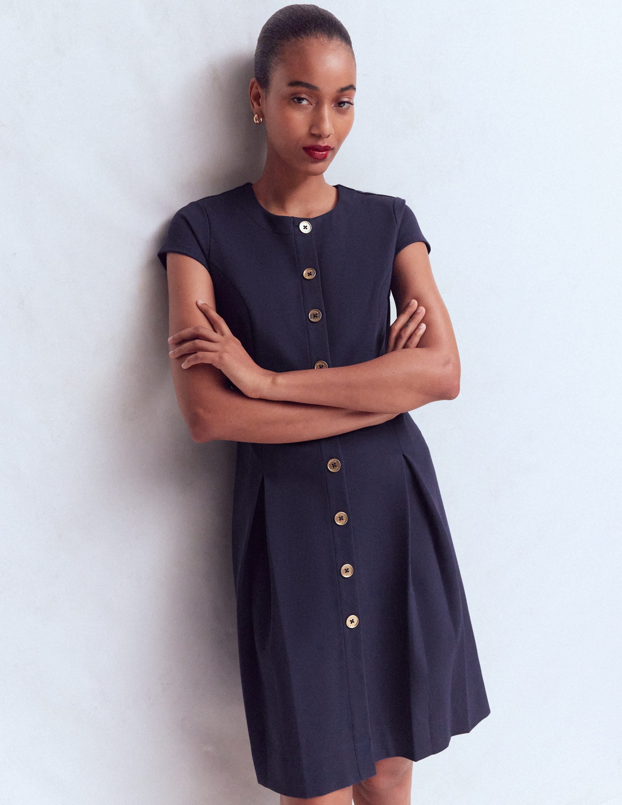 Robe courte plissée à boutons-Bleu marine - Image 4