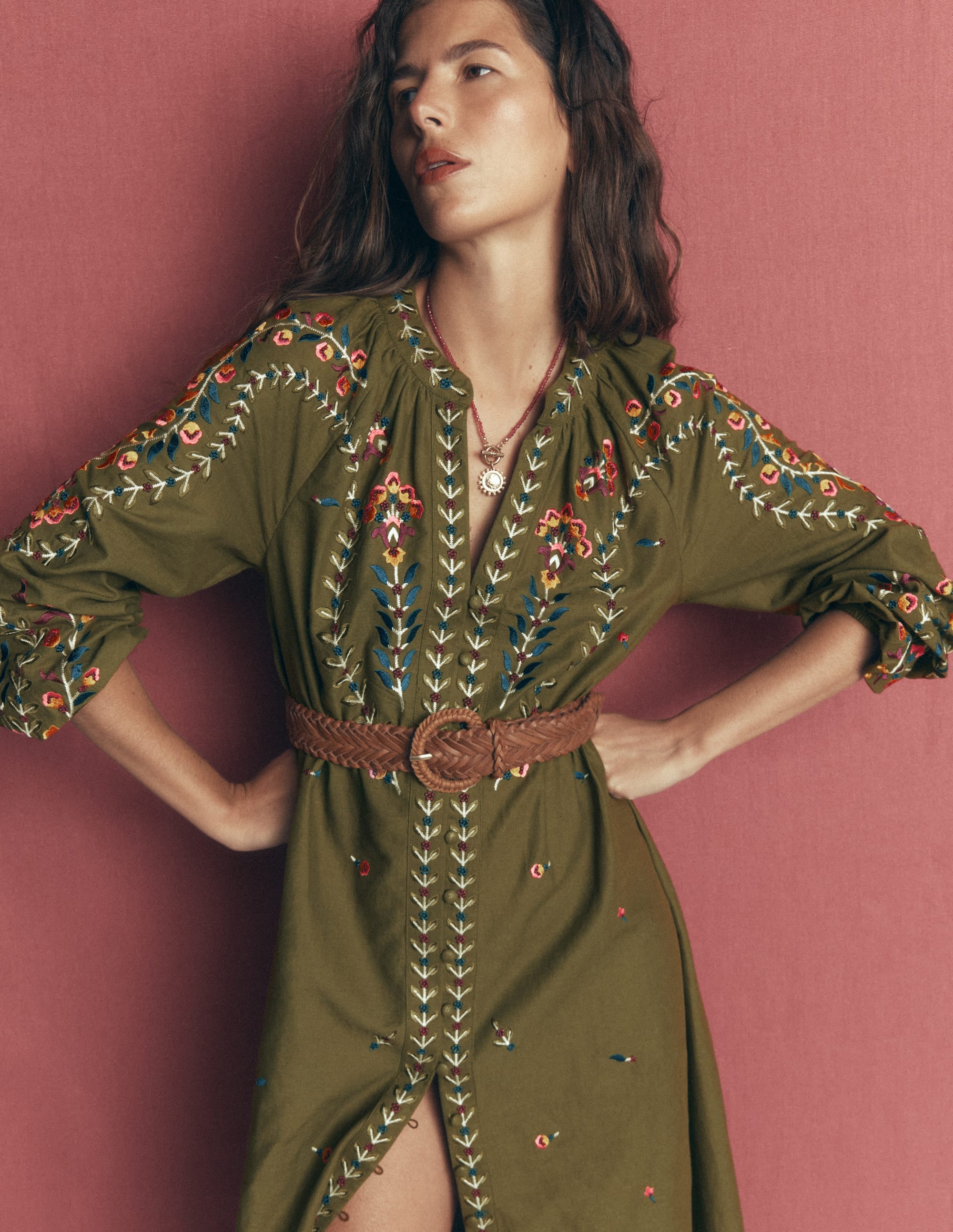Robe brodée en lin-Vert des bois, broderie - Image 4