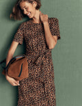Cary T-Shirt-Kleid aus Jersey-Kamelbraun, Tierfellmuster