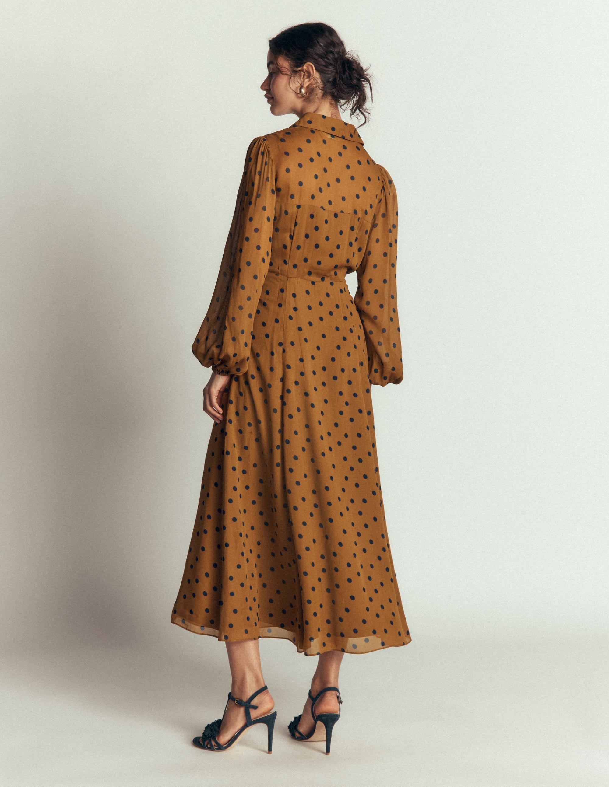 Hemdblusenkleid mit transparenter Passe-Gummi und Marineblau, Gemalte Tupfen - Image 8