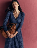 Briony Kurzes Jerseykleid-Sternzeichen-Violett, Leopardenmuster