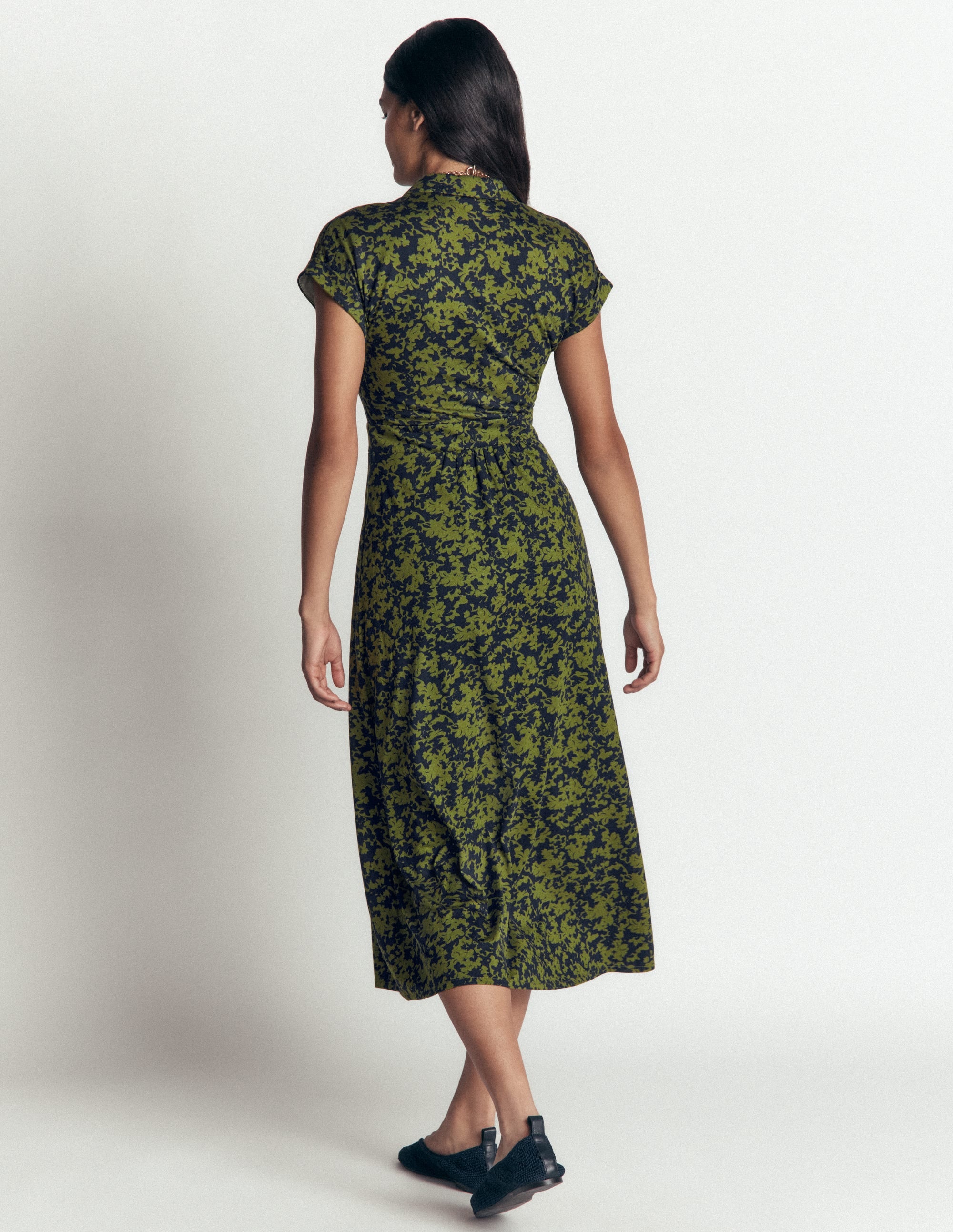 Robe-chemise Fae en jersey-Vert Brunswick, motif Sprayed Leaf - Image 3