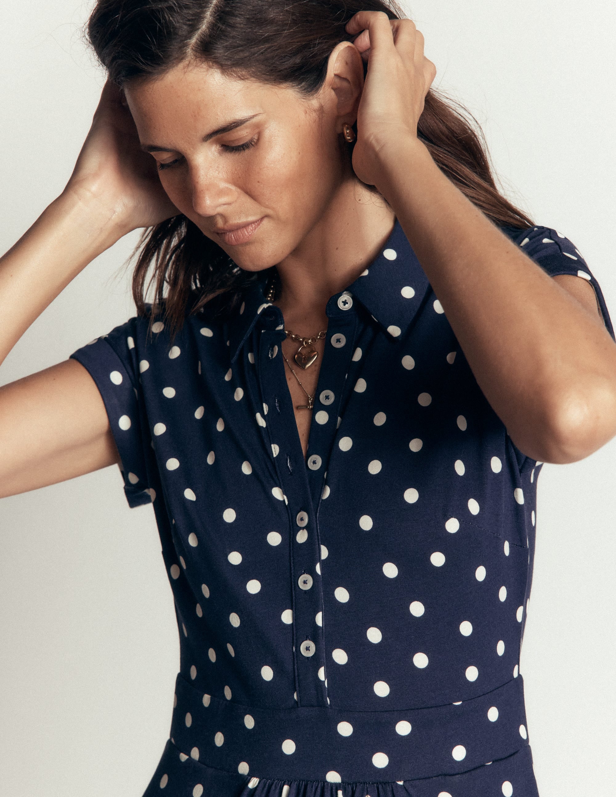 Robe-chemise Fae en jersey-Bleu marine, pois peints espacés - Image 2