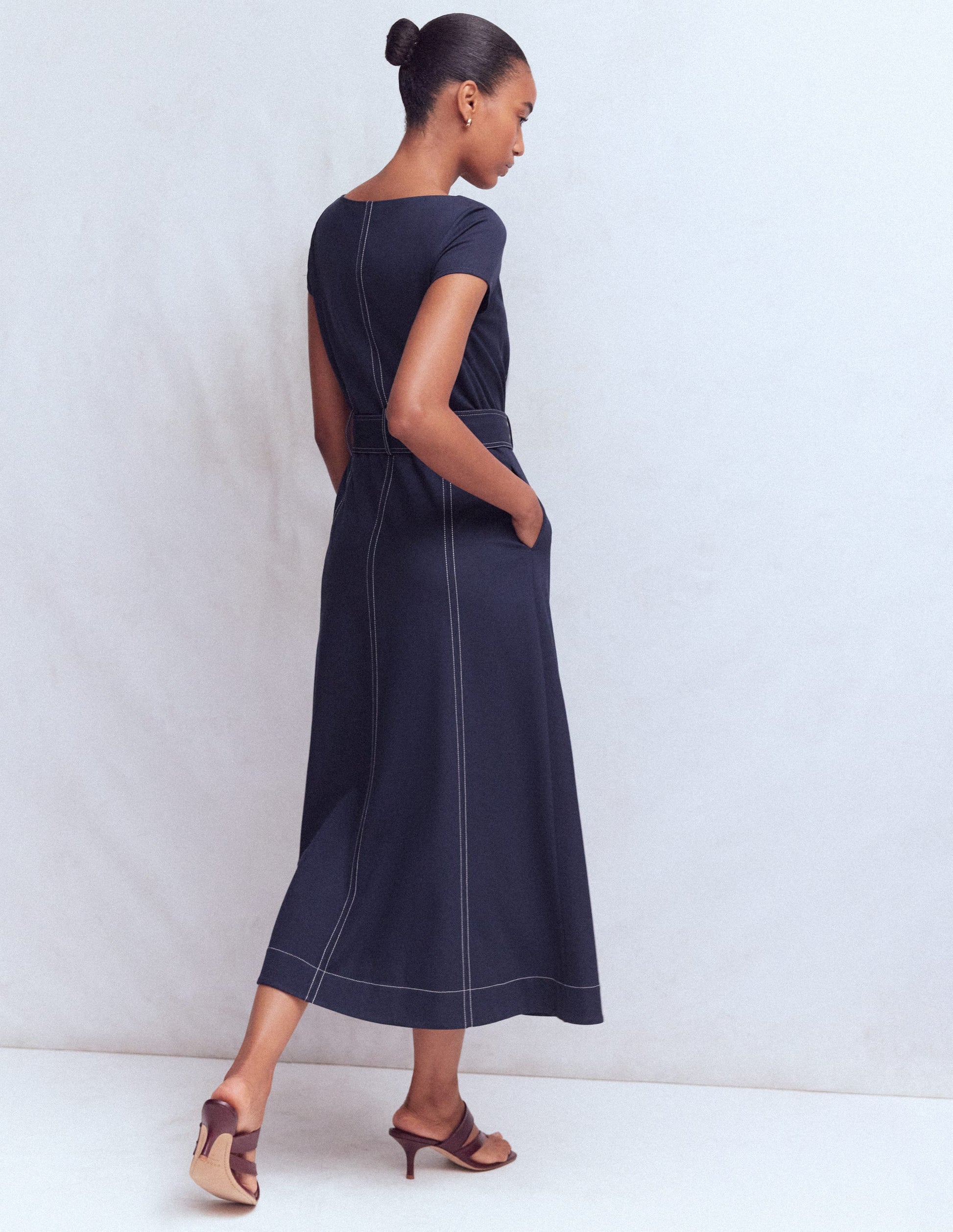 Annet Ponte-Midikleid mit Gürtel-Marineblau-3
