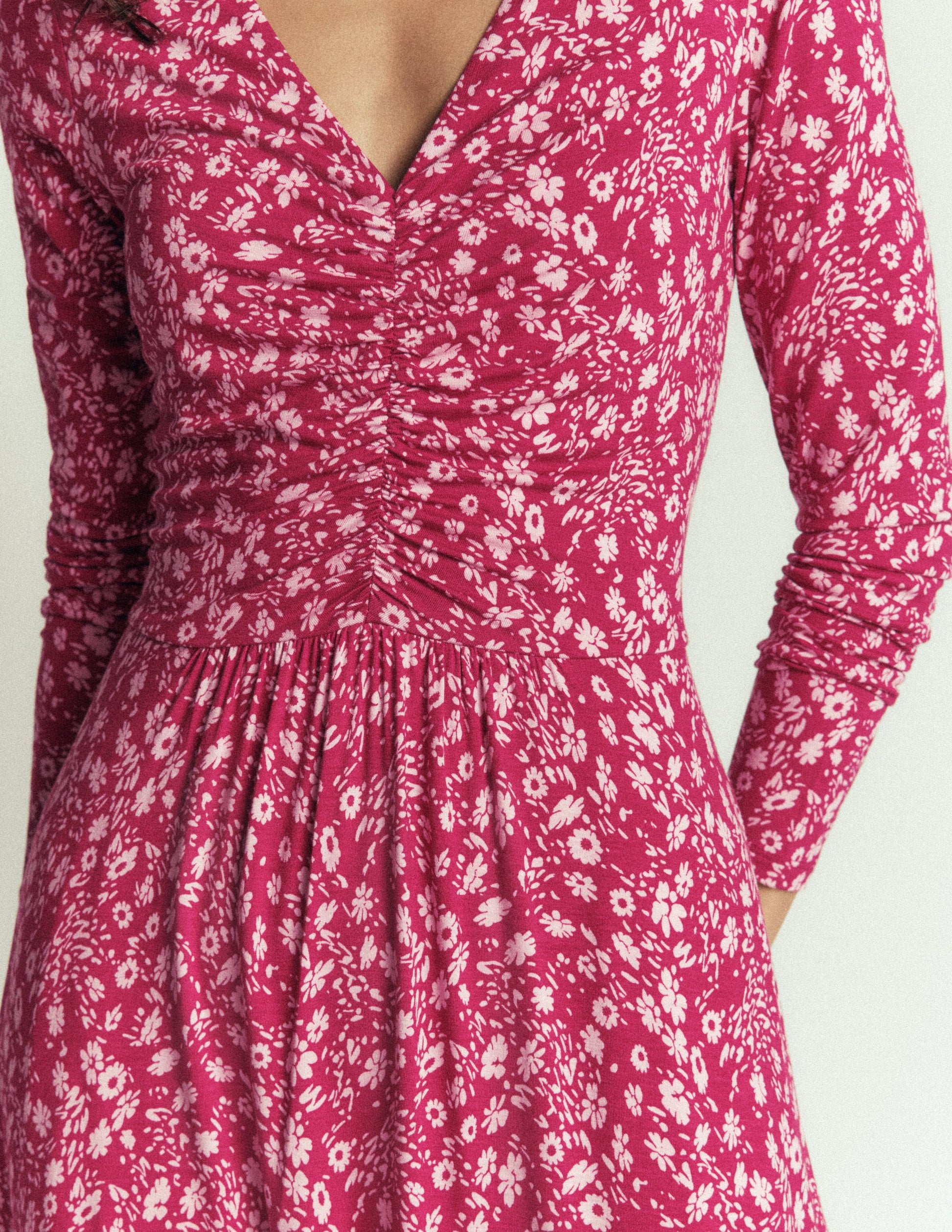 Jasmin Gerafftes Jerseykleid-Süßkirsche, Streublumen-4
