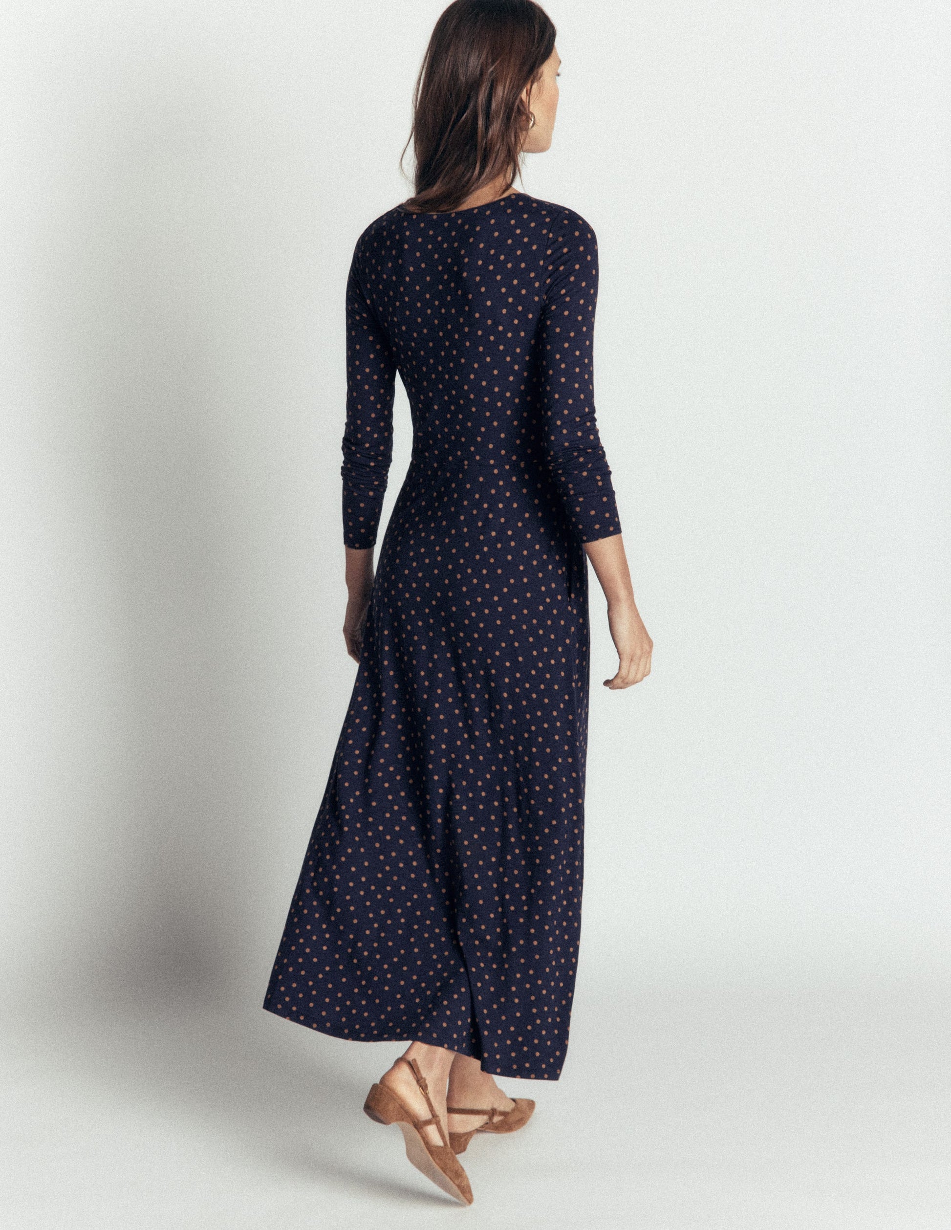 Jasmin Gerafftes Jerseykleid-Französisches Marineblau, Gemalte Tupfen-3