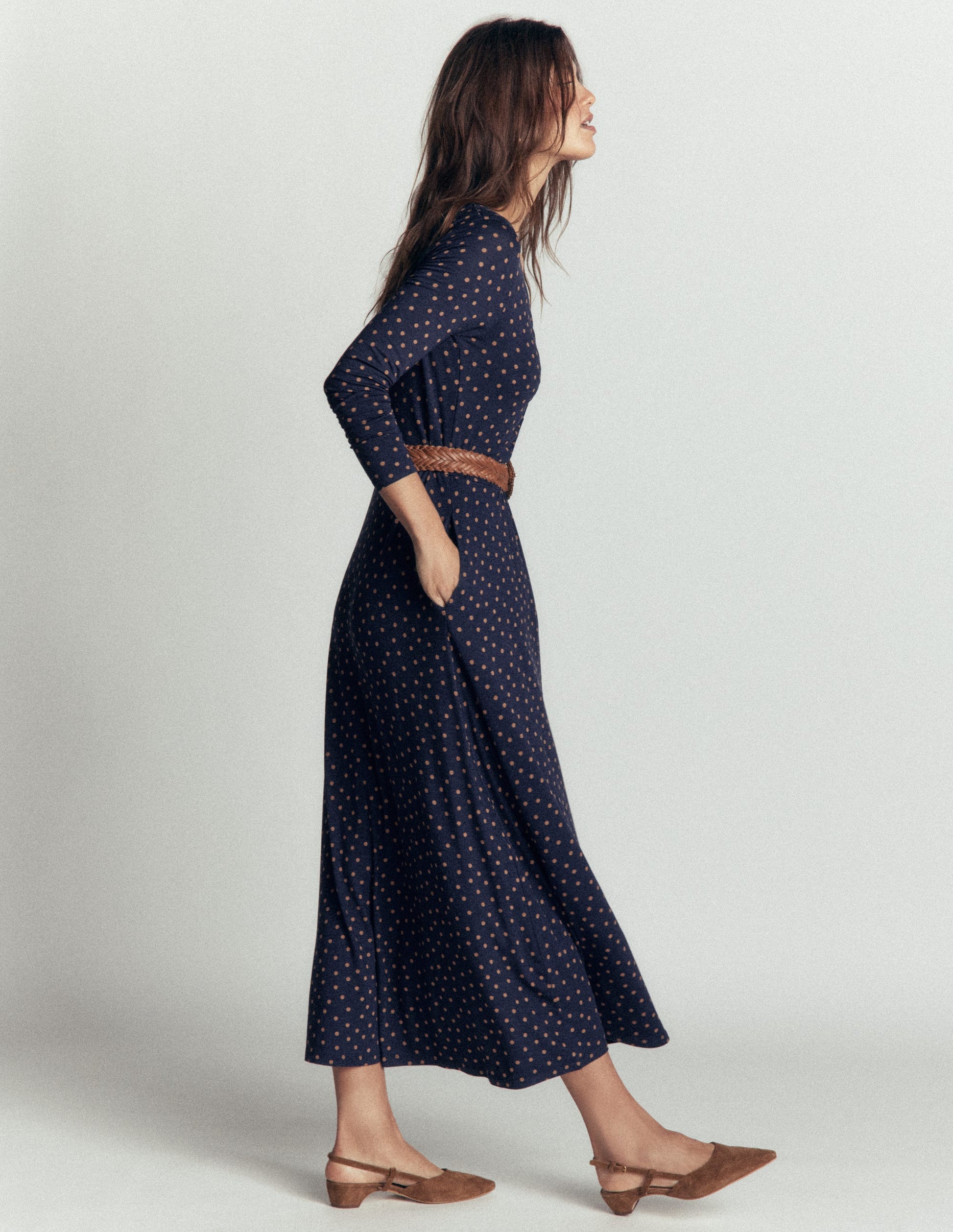 Jasmin Gerafftes Jerseykleid-Französisches Marineblau, Gemalte Tupfen-4