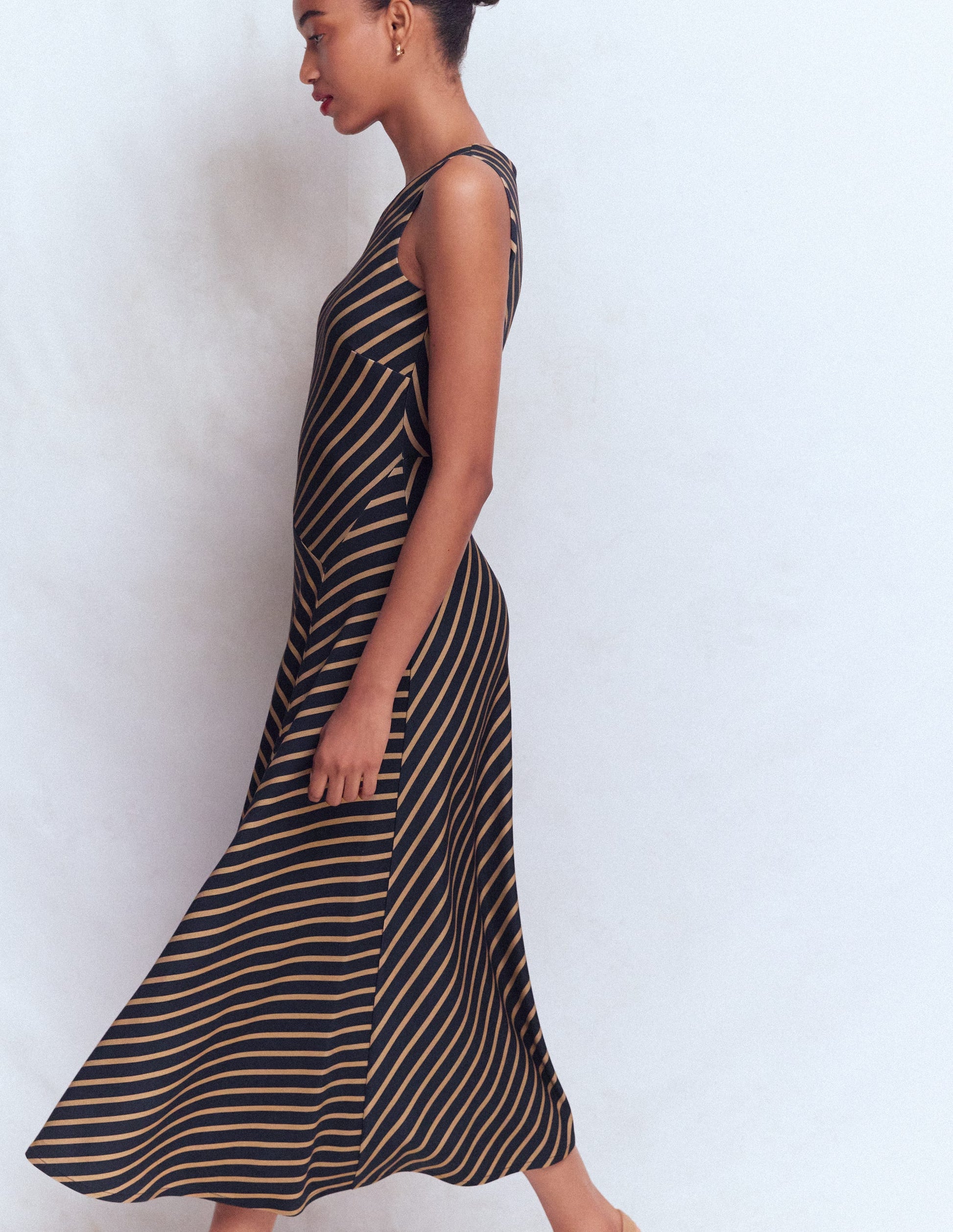 Robe midi asymétrique en point de Rome-Rayé bleu marine et camel-6