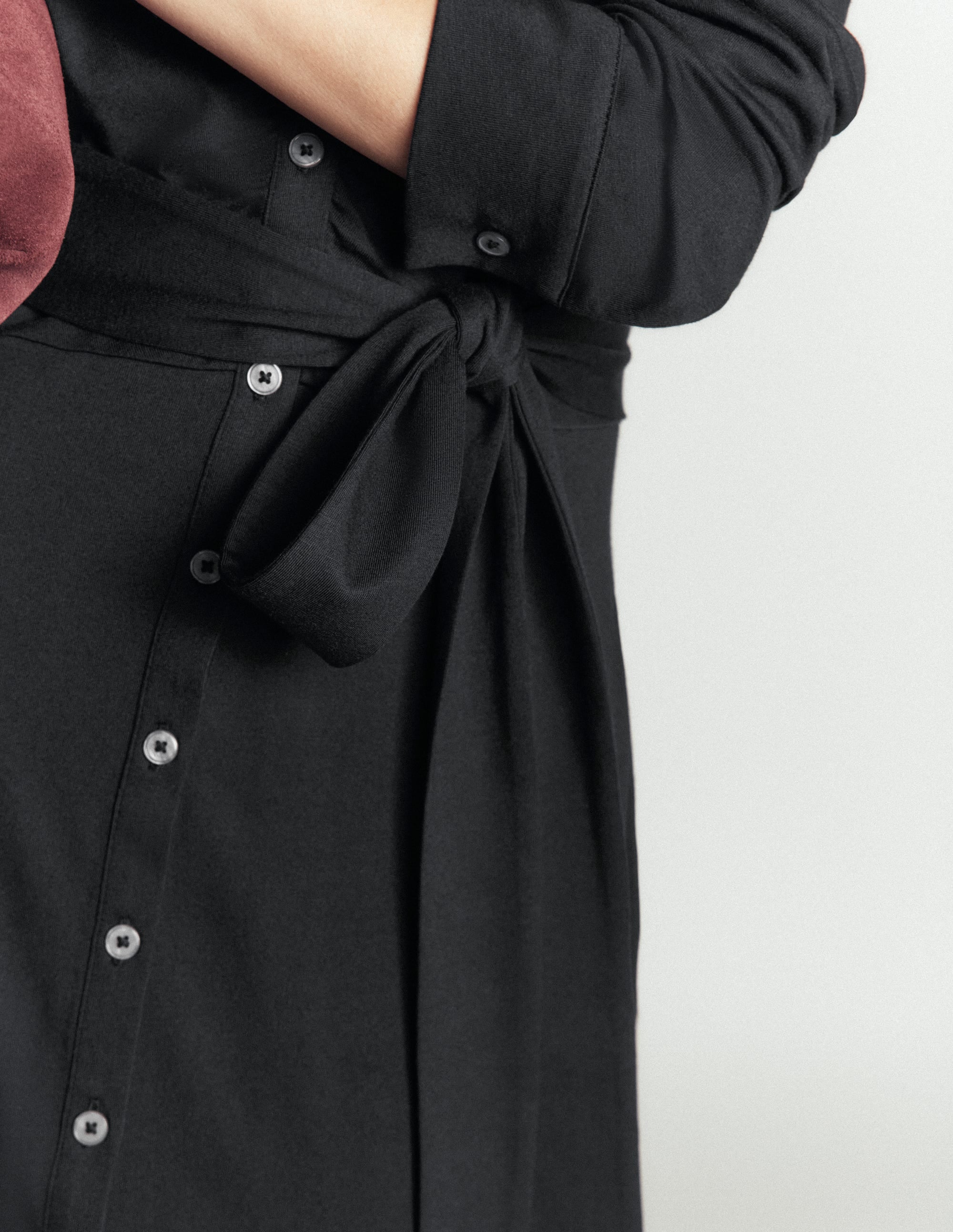 Gerafftes Jersey-Hemdblusenkleid-Schwarz - Image 5