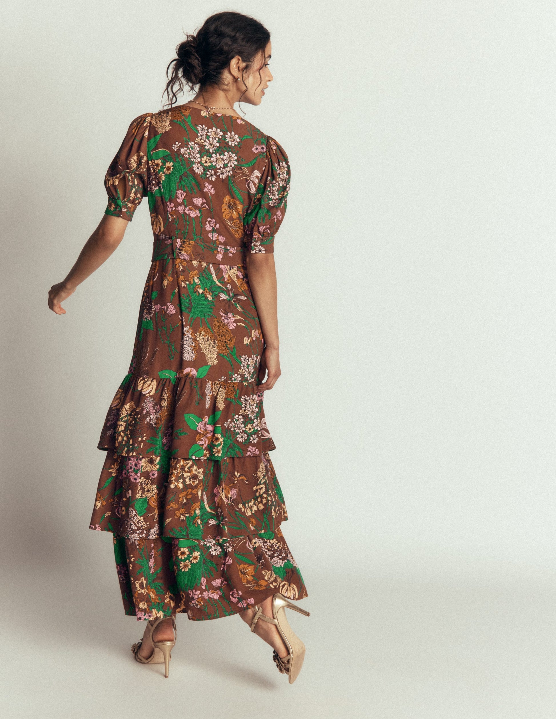 Mehrlagiges Kleid mit V-Ausschnitt-Schokoladeneis Originelles Blumenmuster-3