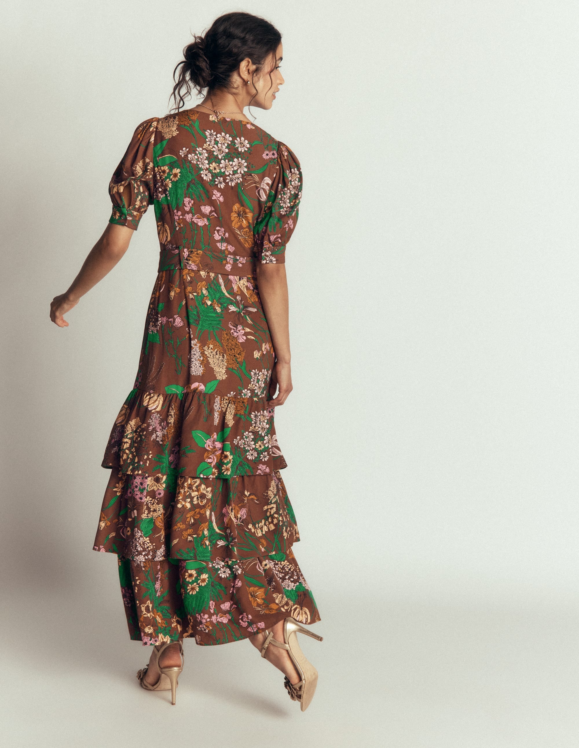Mehrlagiges Kleid mit V-Ausschnitt-Schokoladeneis Originelles Blumenmuster - Image 3