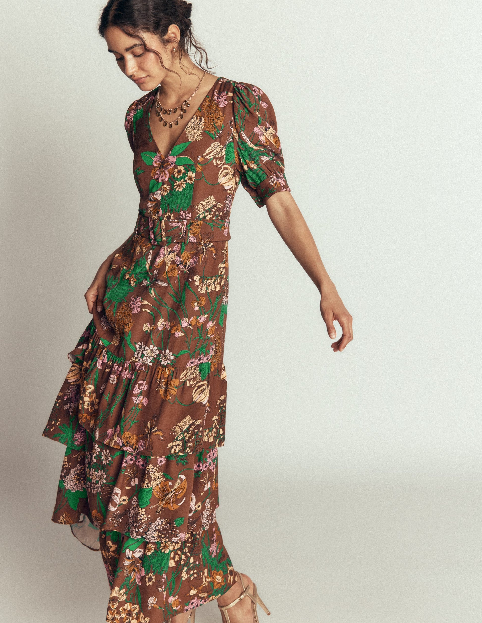 Mehrlagiges Kleid mit V-Ausschnitt-Schokoladeneis Originelles Blumenmuster-4