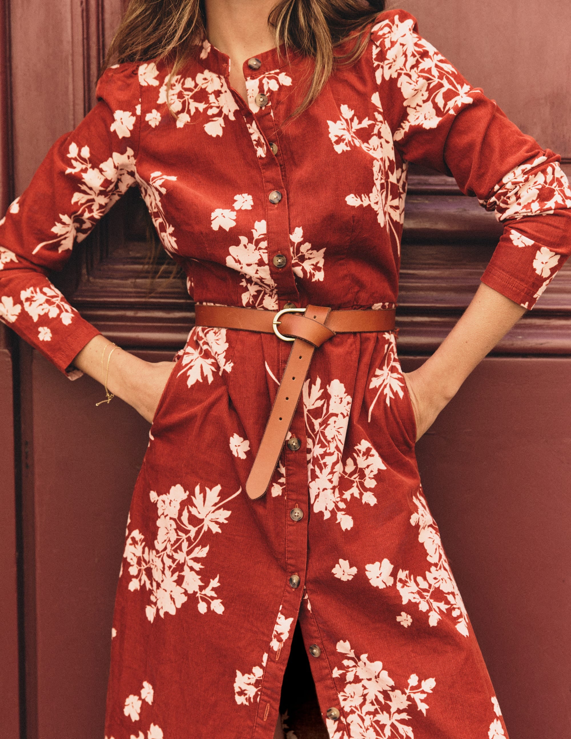 Louise Midi-Hemdblusenkleid aus Cord-Arabisches Gewürz, Einzelne Blumensträuße - Image 7