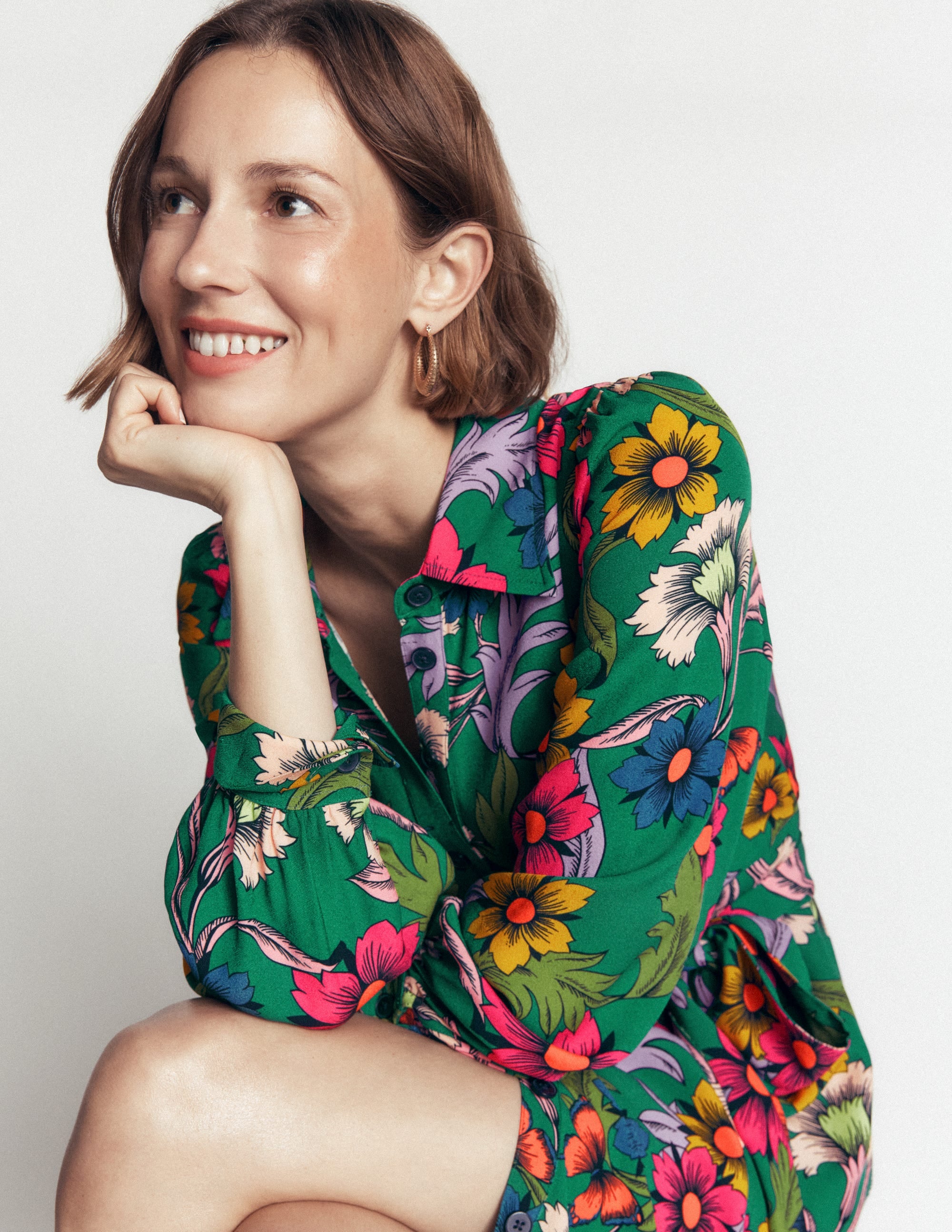 Maeve Hemdblusenkleid für besondere Anlässe-Schmucksteingrün, Schmetterlingsstrauß - Image 3