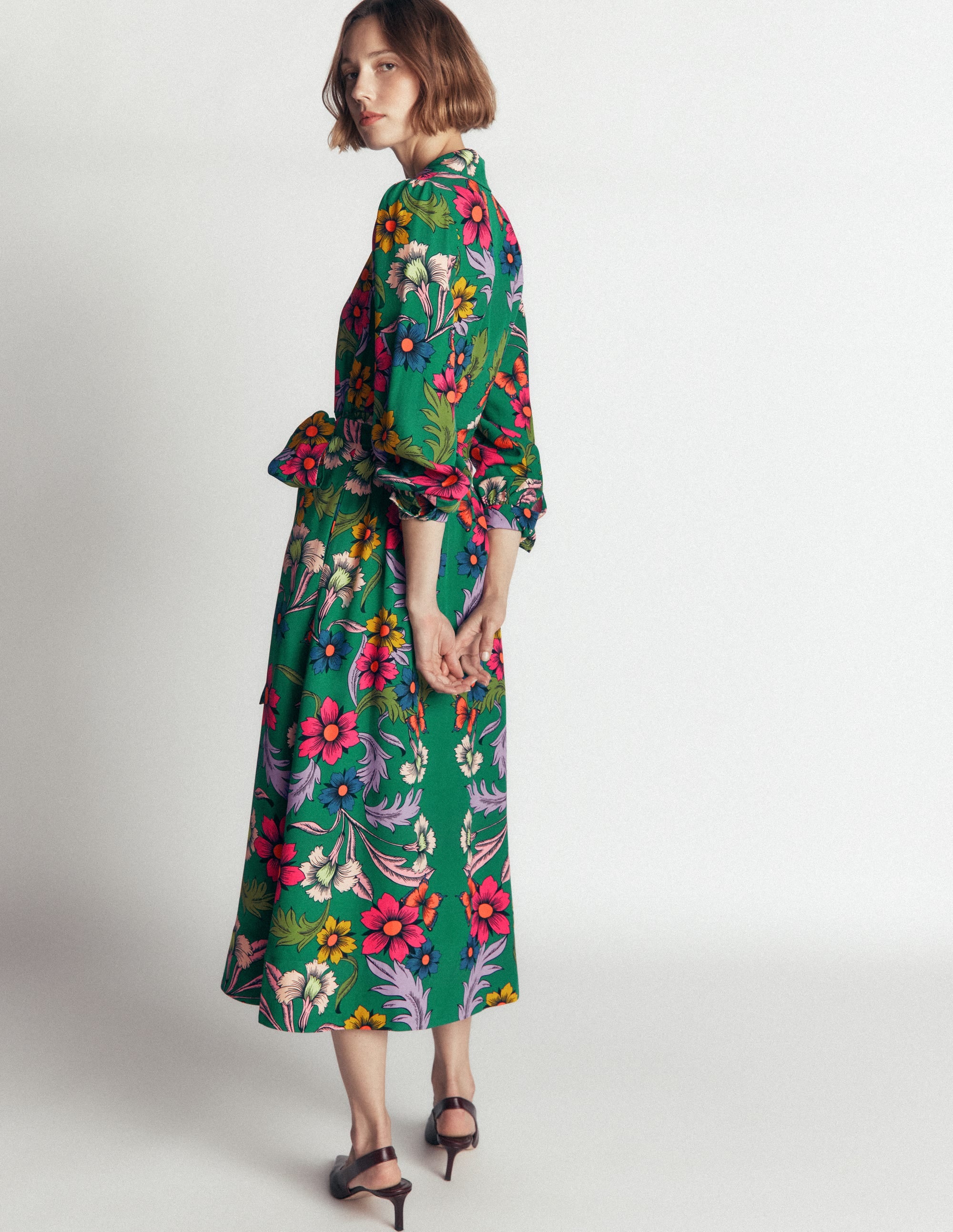 Maeve Hemdblusenkleid für besondere Anlässe-Schmucksteingrün, Schmetterlingsstrauß - Image 4