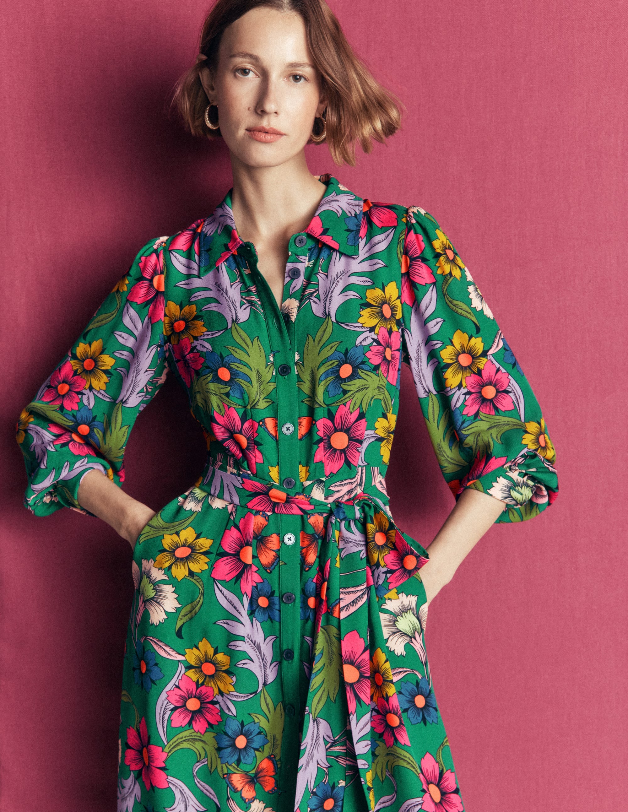 Maeve Hemdblusenkleid für besondere Anlässe-Schmucksteingrün, Schmetterlingsstrauß - Image 5