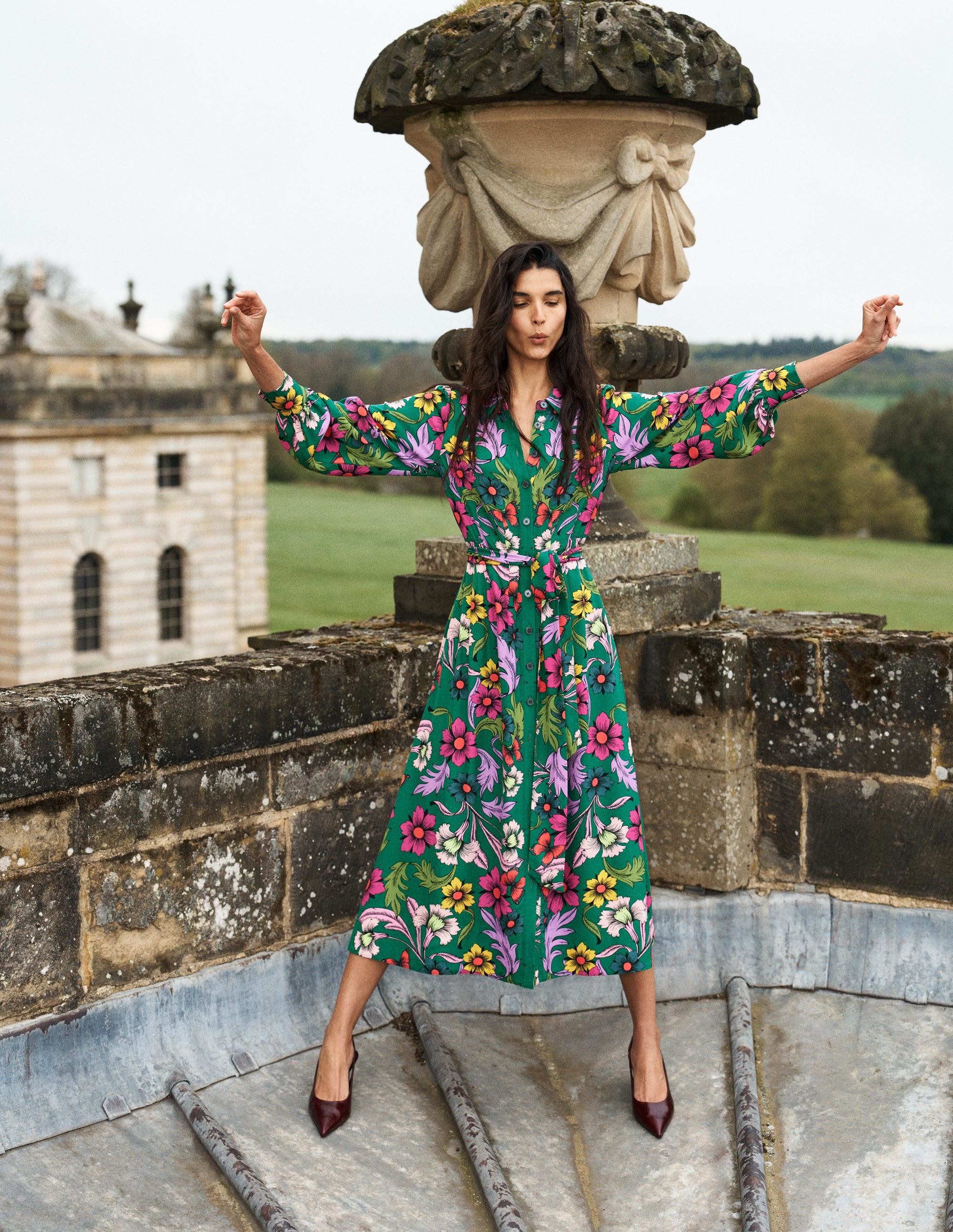 Maeve Hemdblusenkleid für besondere Anlässe-Schmucksteingrün, Schmetterlingsstrauß - Image 1