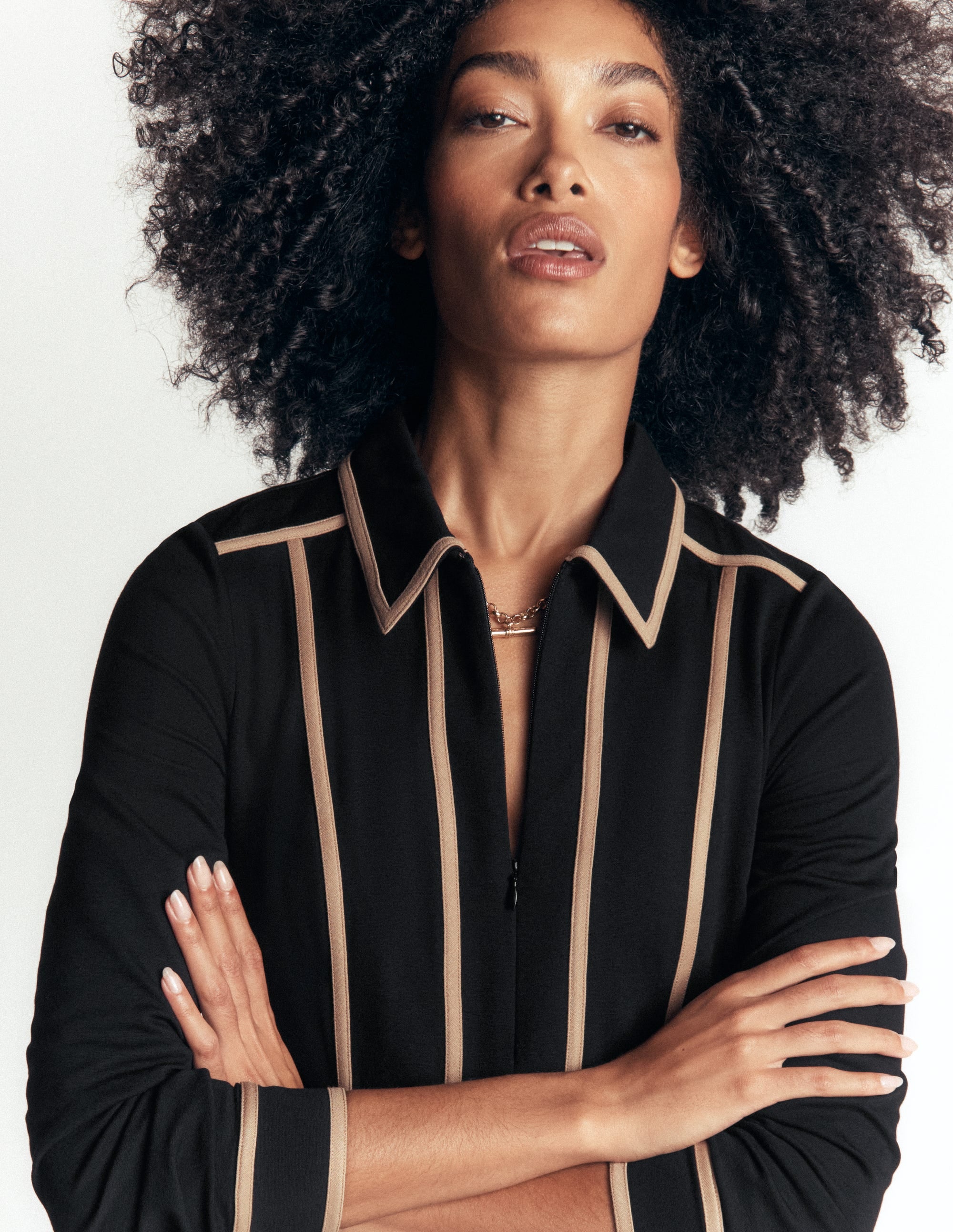 Ula Kurzes Ponte-Kleid-Schwarz, Kamelbraun - Image 2