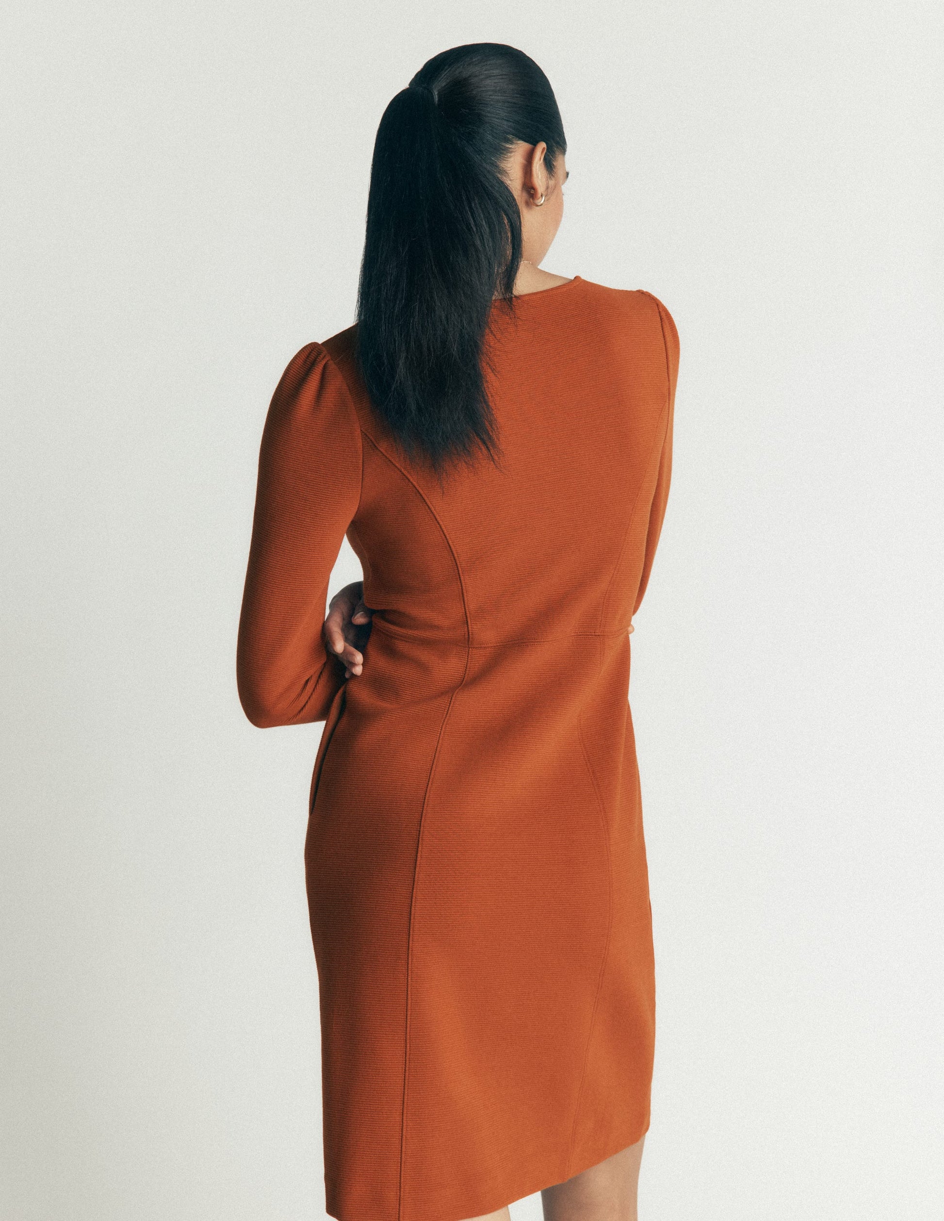 Marla Ottoman-Kleid mit Ziernähten-Lebkuchen-4