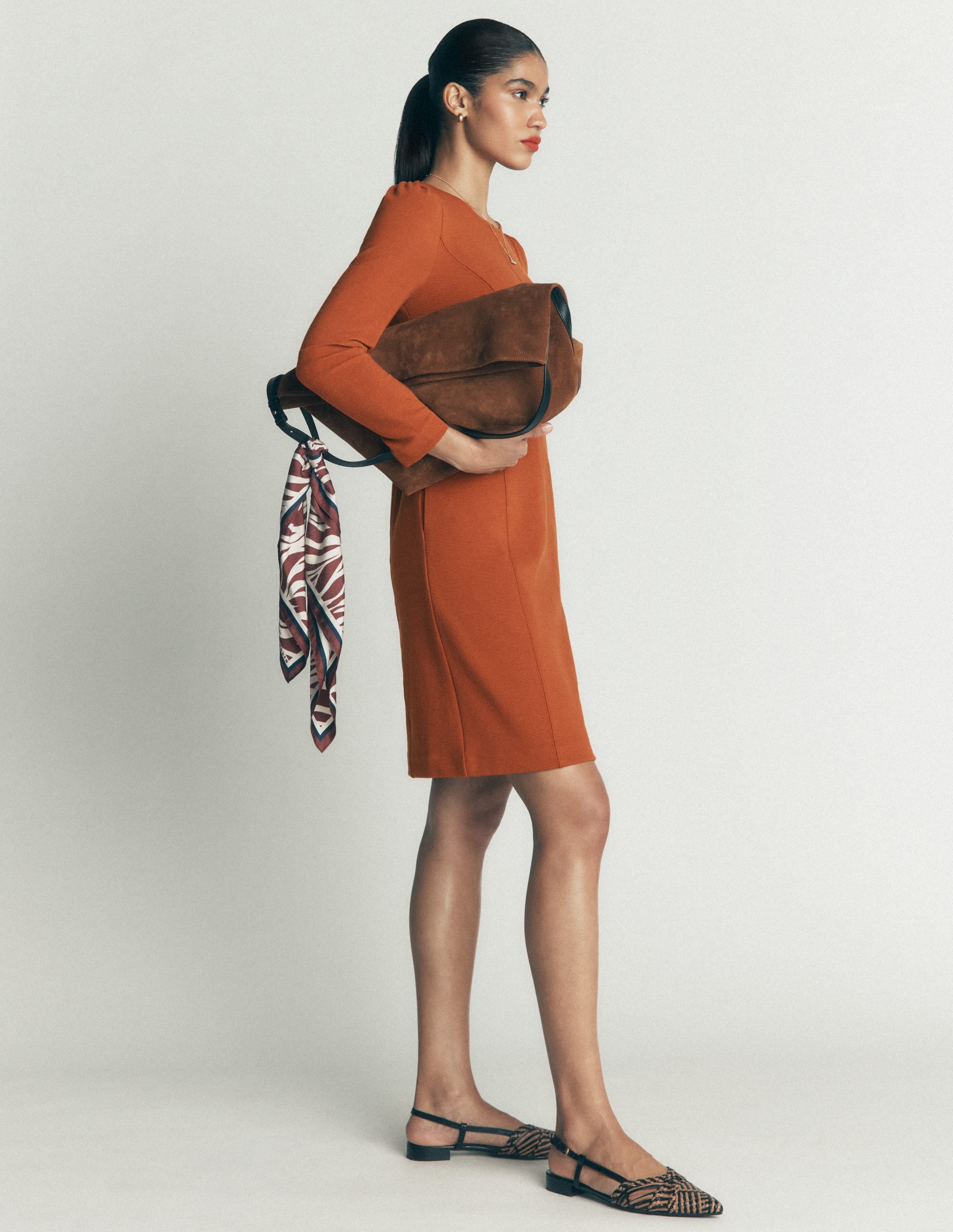 Marla Ottoman-Kleid mit Ziernähten-Lebkuchen - Image 5