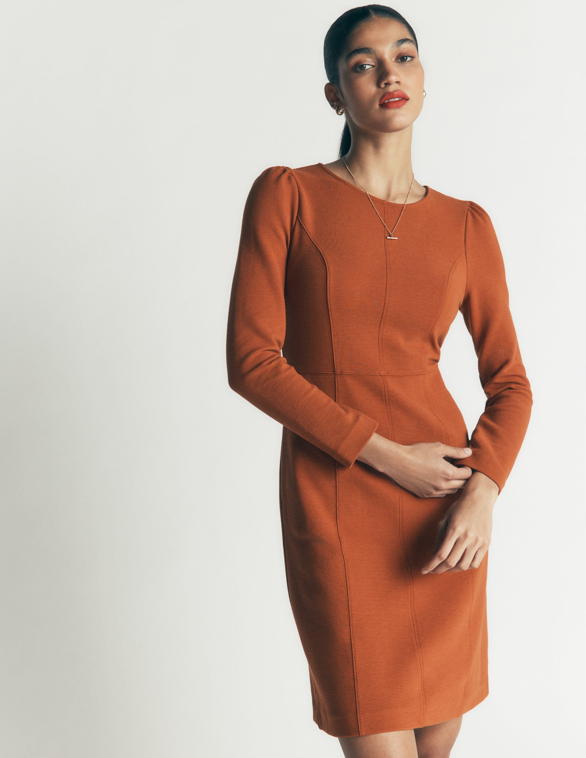 Marla Ottoman-Kleid mit Ziernähten-Lebkuchen - Image 1