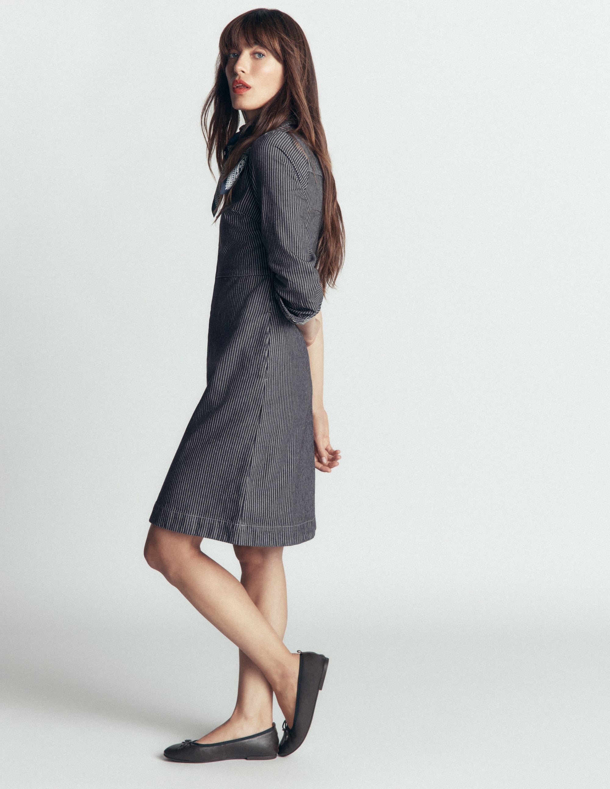 Bronte Kurzes Jeanskleid-Feiner Denim Drillich Streifen - Image 4