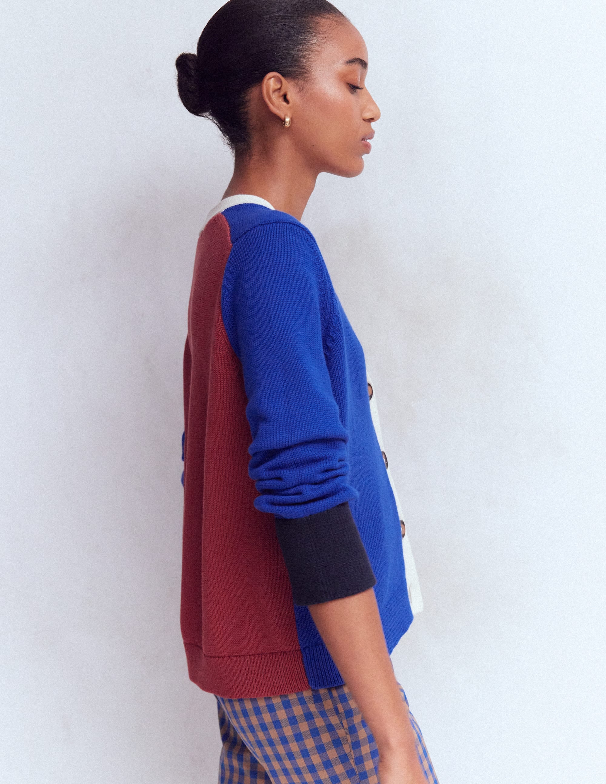 Lucy Lockere Strickjacke aus Baumwolle-Leuchtendes Blau, Color Blocking - Image 5