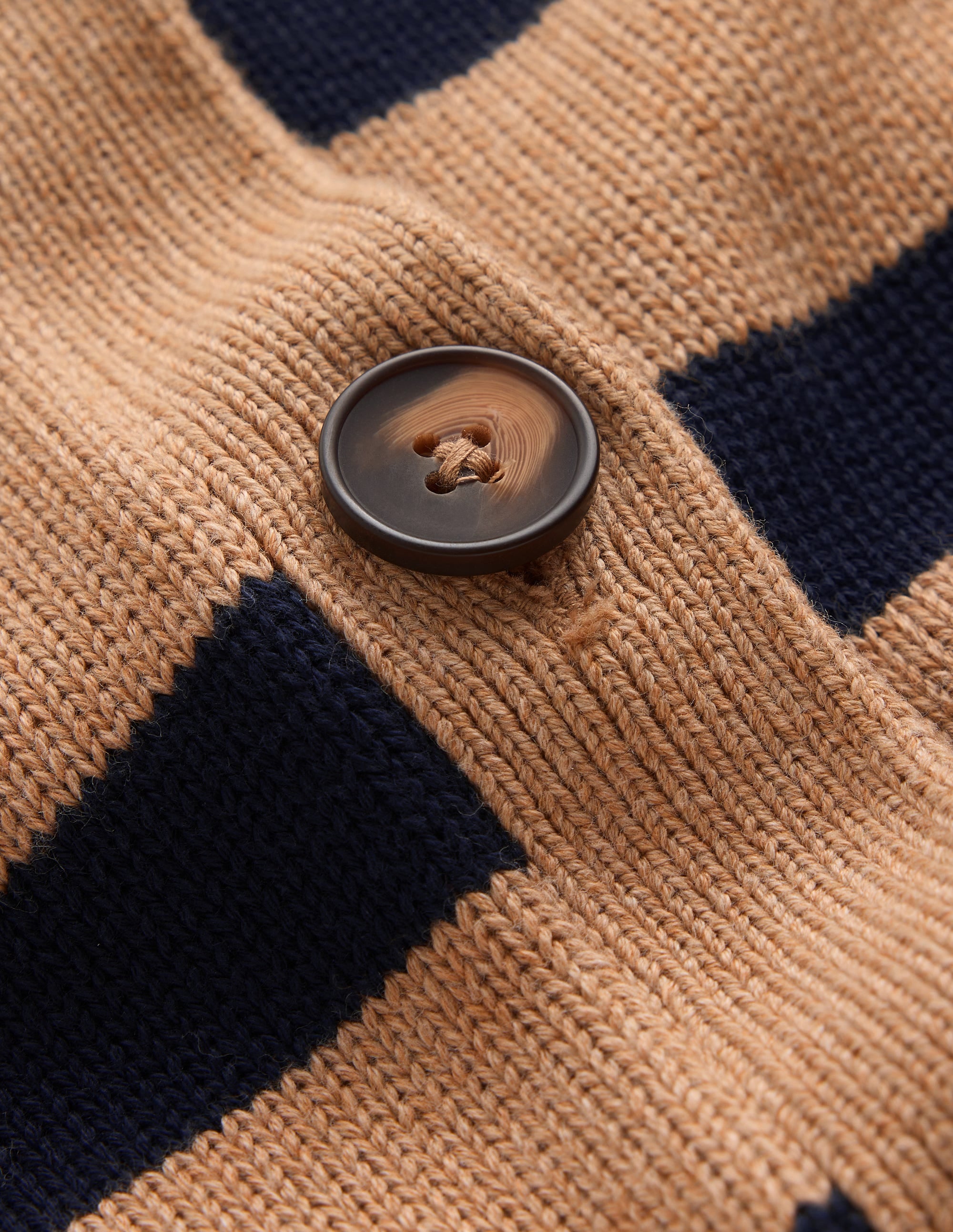 Lucy Lockere Strickjacke aus Baumwolle-Camel Meliert, Streifen - Image 6