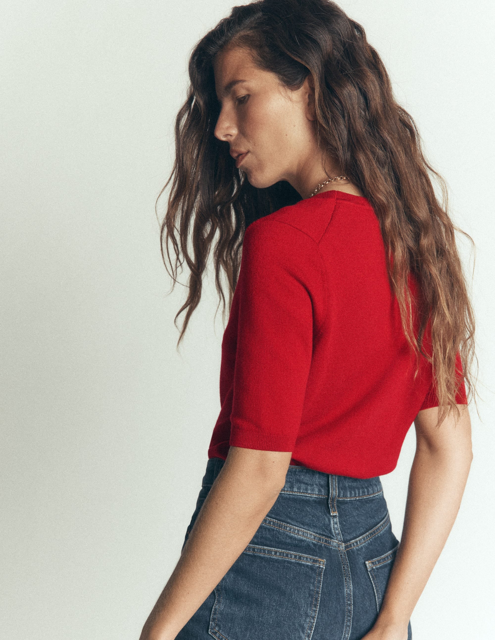 Camilla Baumwoll-T-Shirt mit V-Ausschnitt-Purpurrot - Image 3