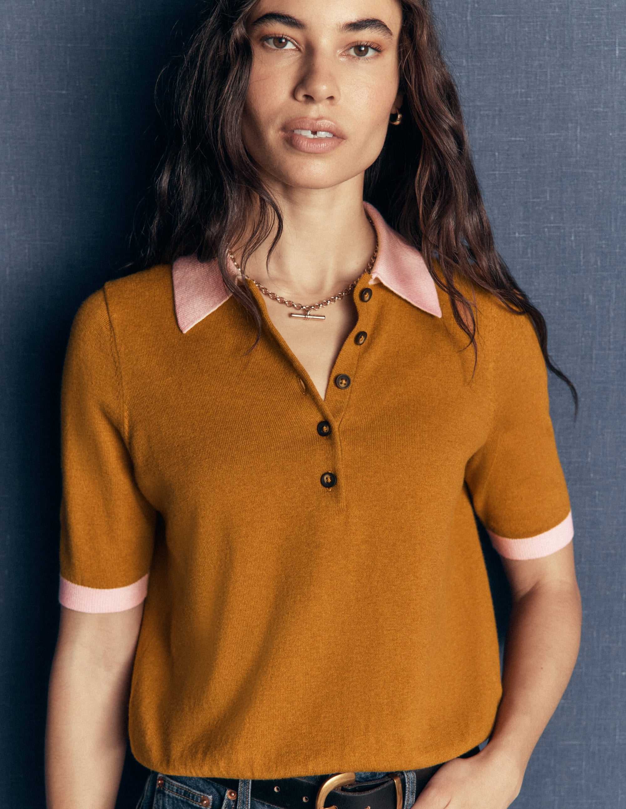 T-shirt en maille à col-Marron caramel - Image 1