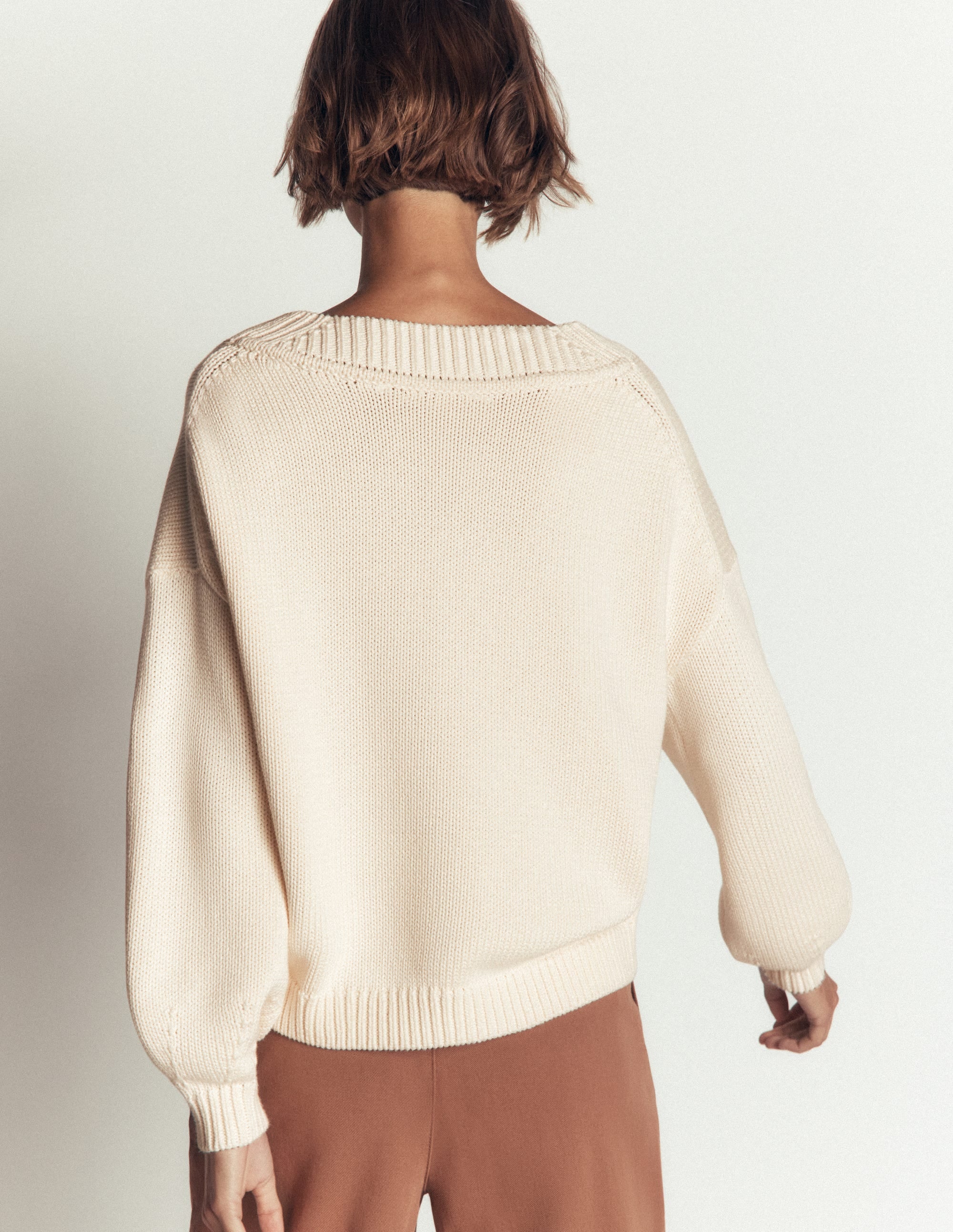 Lucy Baumwollpullover mit V-Ausschnitt-Naturweiß - Image 3