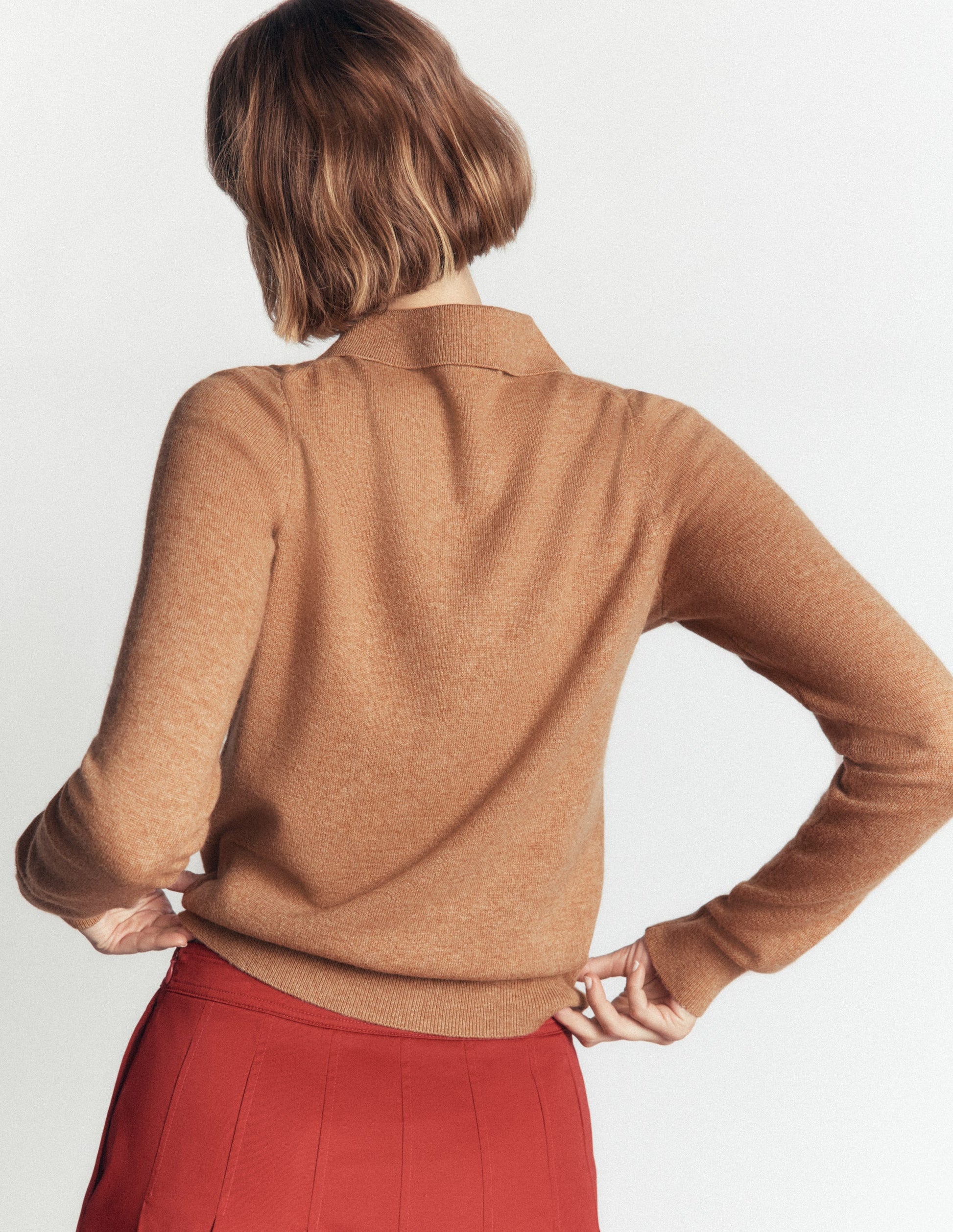 Strickpullover mit Schleife am Ausschnitt-Camel Meliert-3