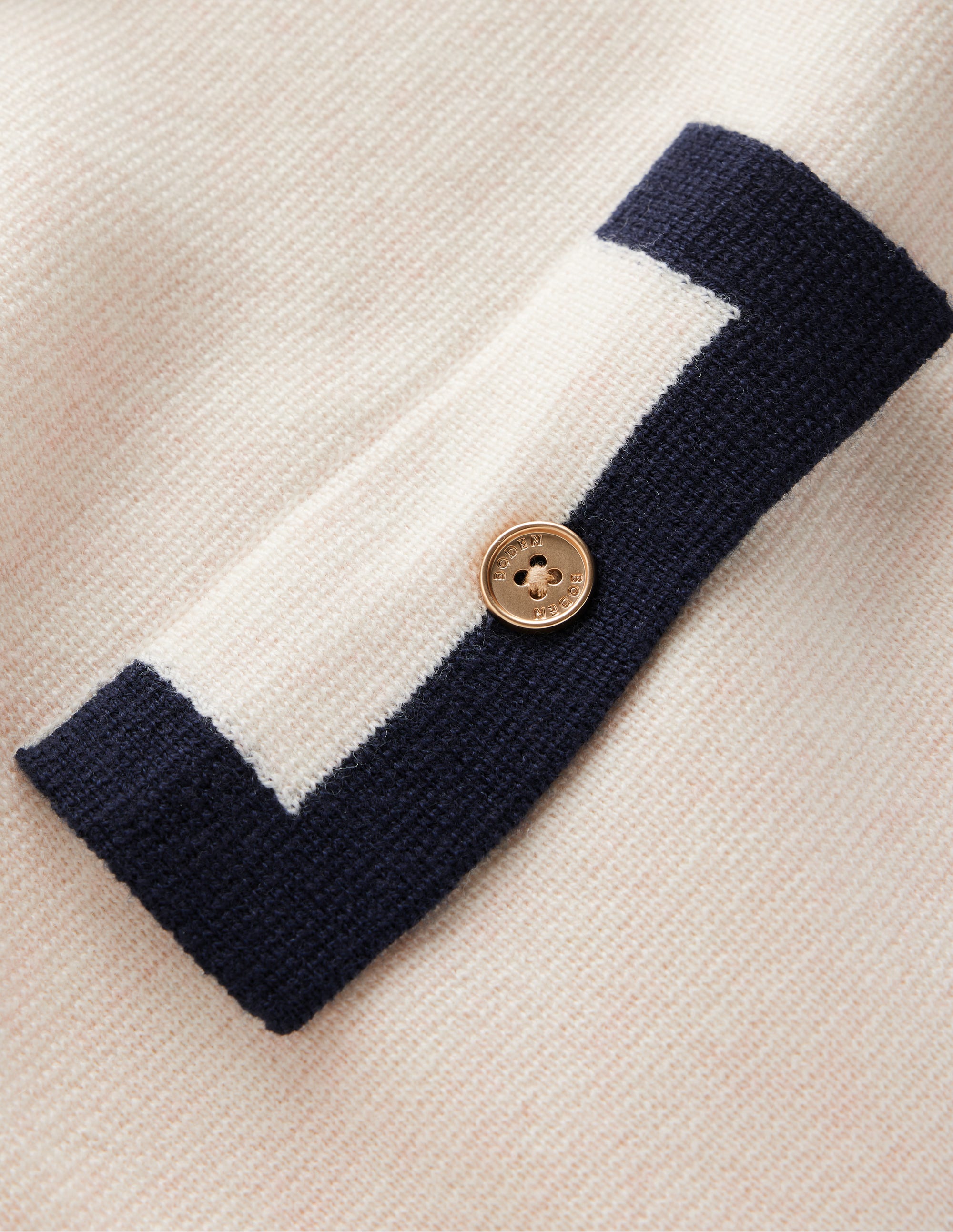 Elizabeth Strickjacke mit Schleife-Warmes Naturweiß - Image 7
