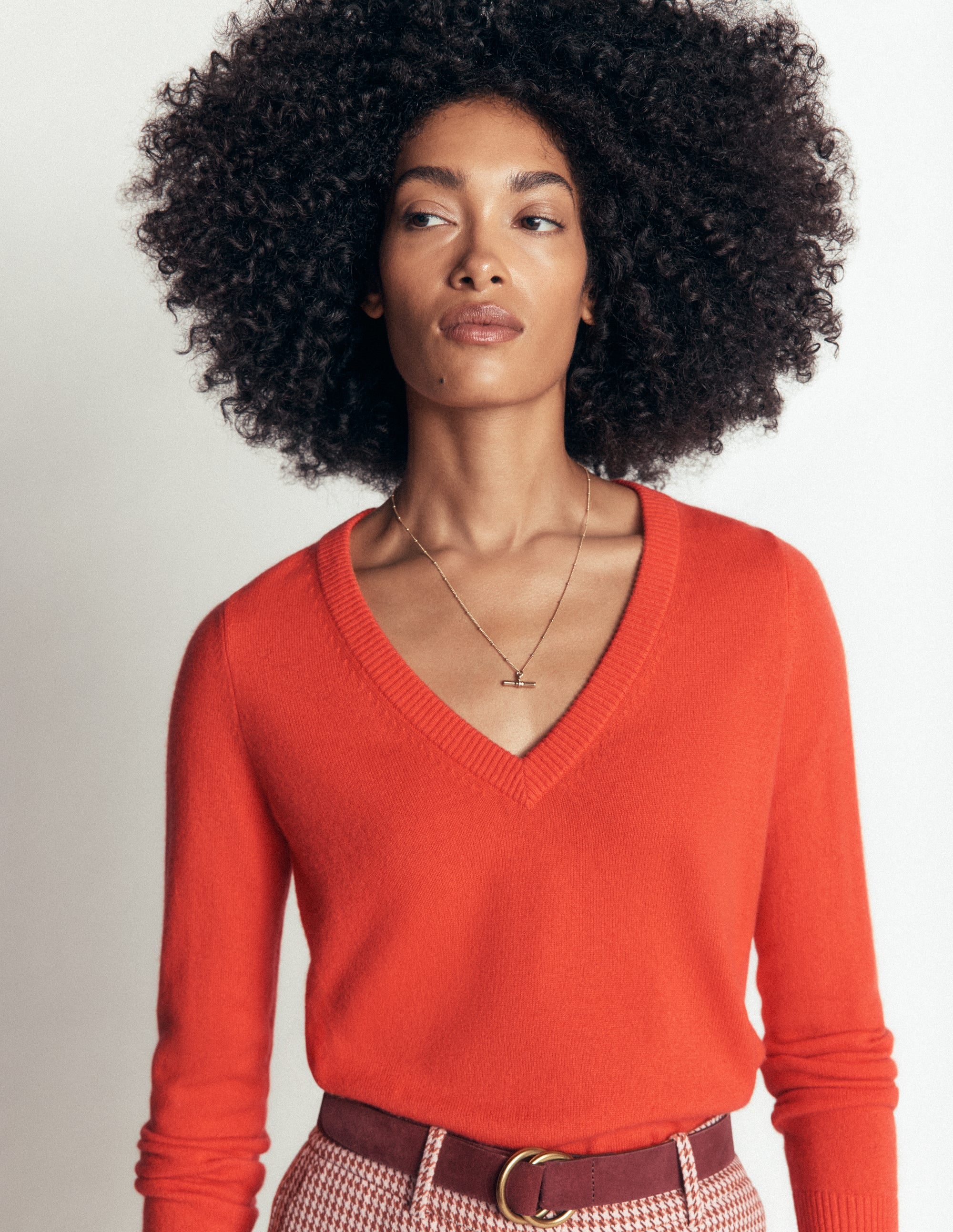Elsie Kaschmirpullover mit V-Ausschnitt-Tigerlilie - Image 2