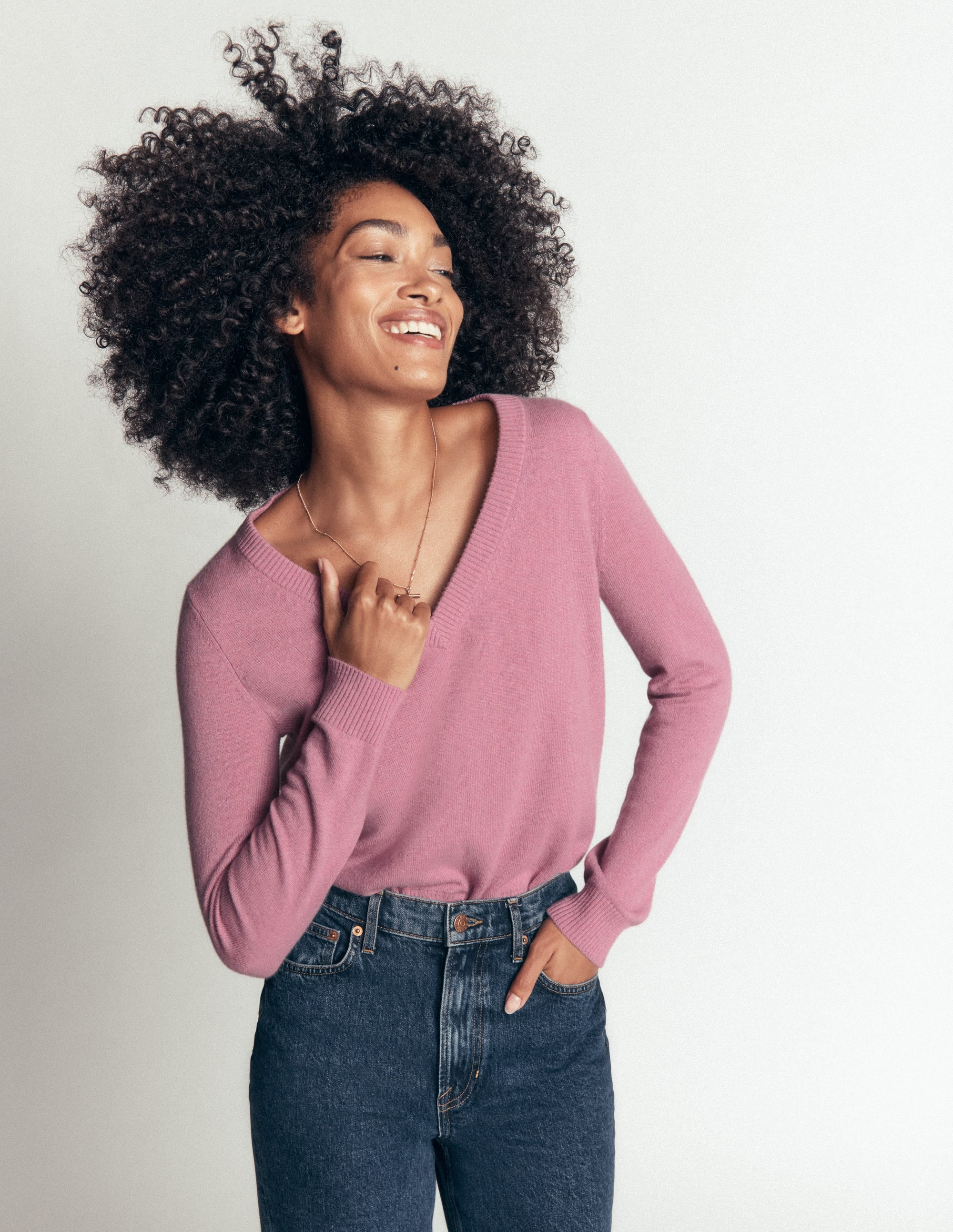 Elsie Kaschmirpullover mit V-Ausschnitt-Rosa Heide - Image 4