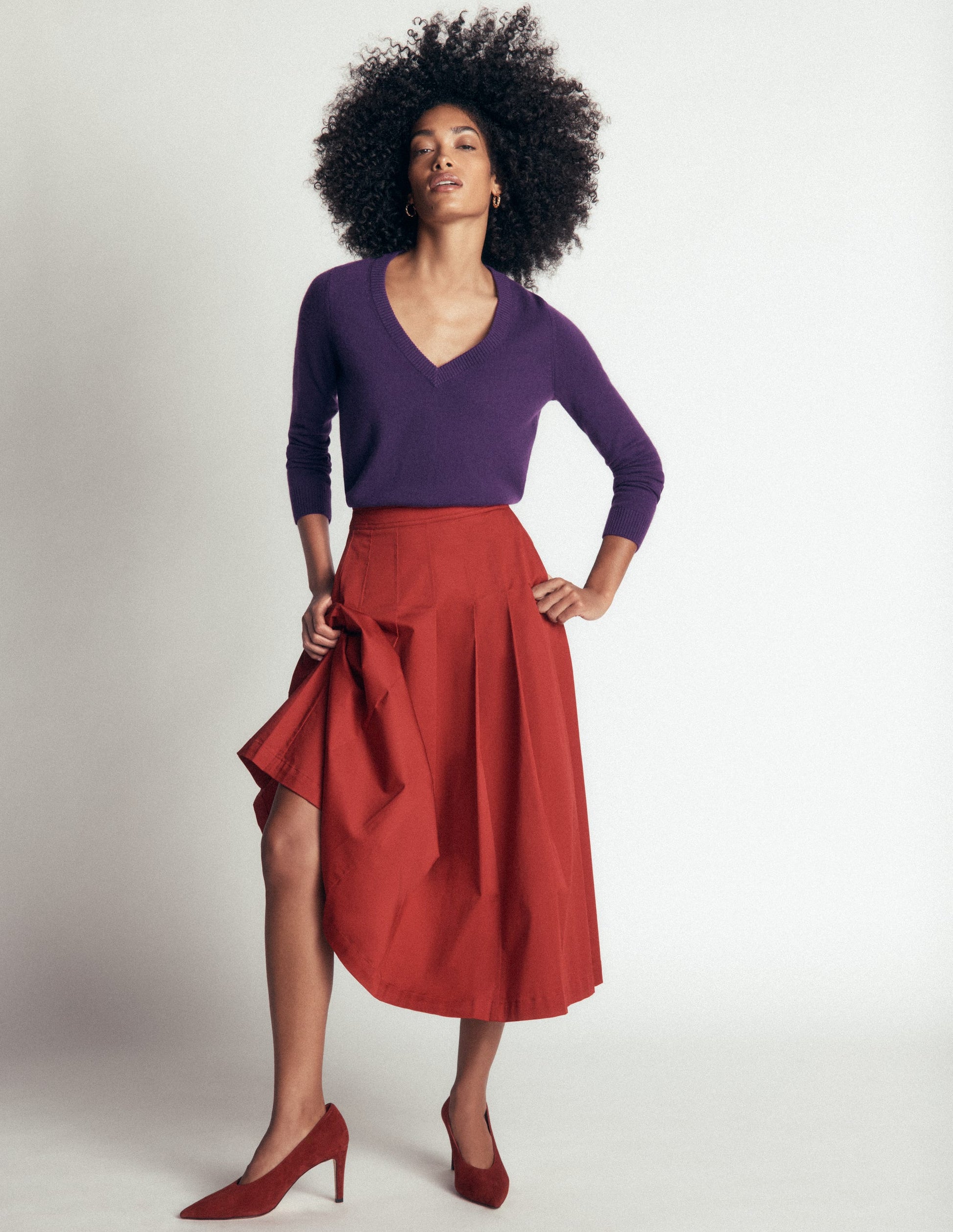 Elsie Kaschmirpullover mit V-Ausschnitt-Dunkle Traube-2