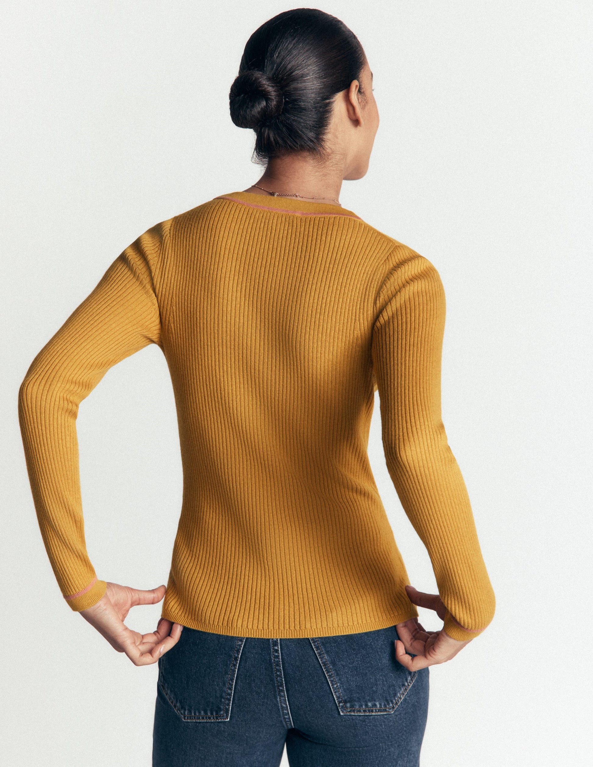 Paula Gerippter Pullover mit V-Ausschnitt-Goldenes Weizengelb-3