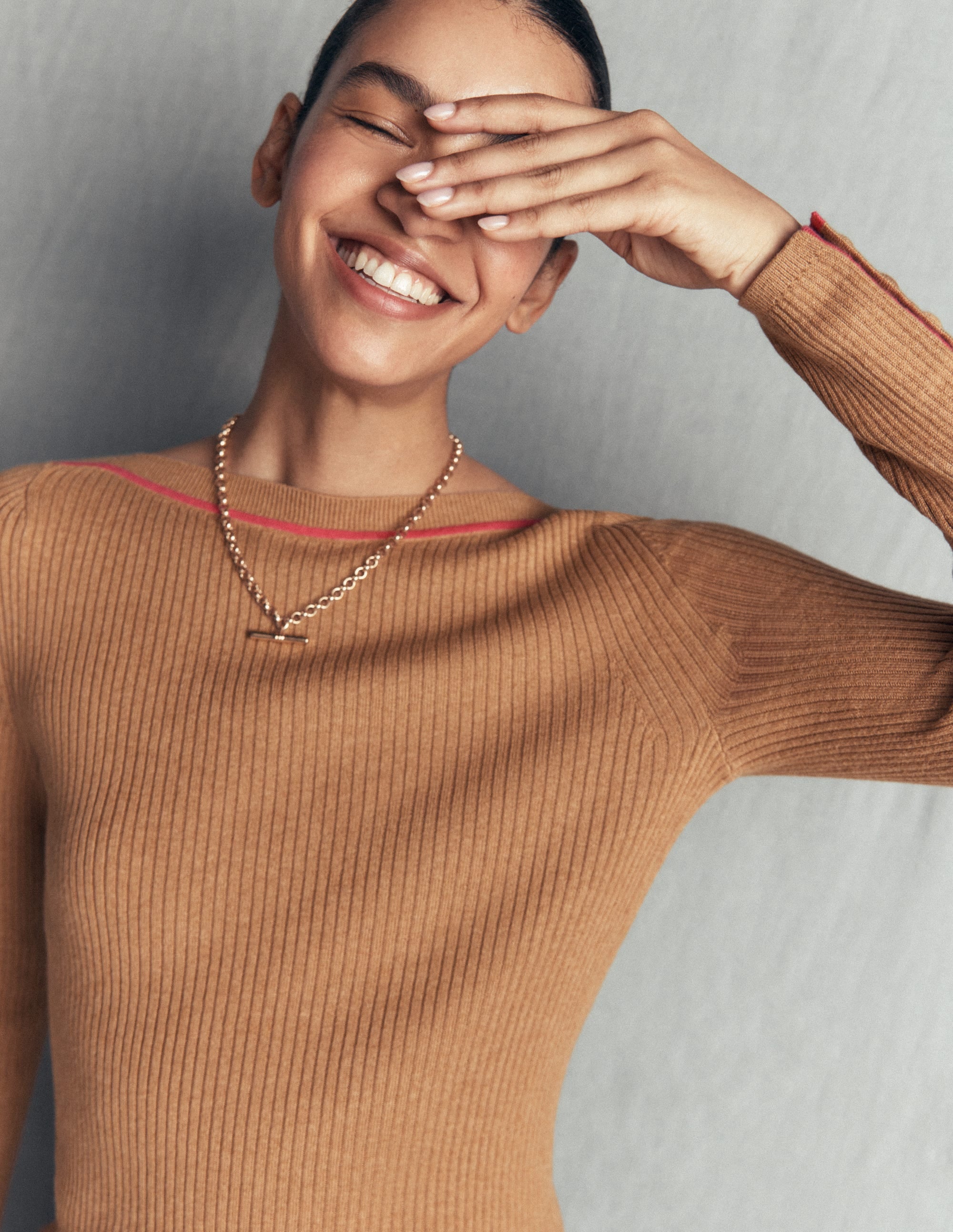 Paula Gerippter Pullover mit U-Boot-Ausschnitt-Kamelbraun - Image 4