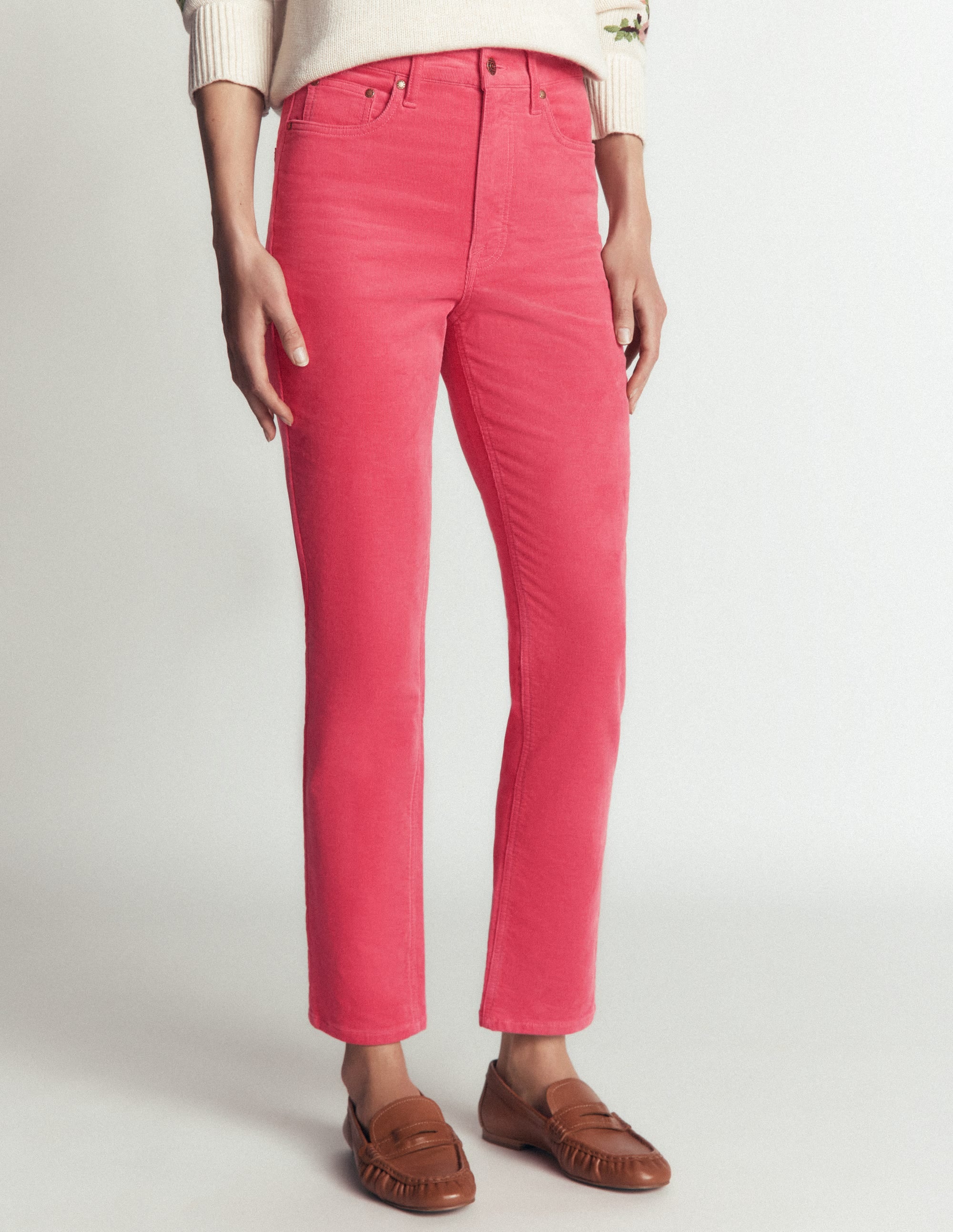 Schmal geschnittene Cord-Jeans mit hohem Bund-Stechpalmenbeere - Image 4