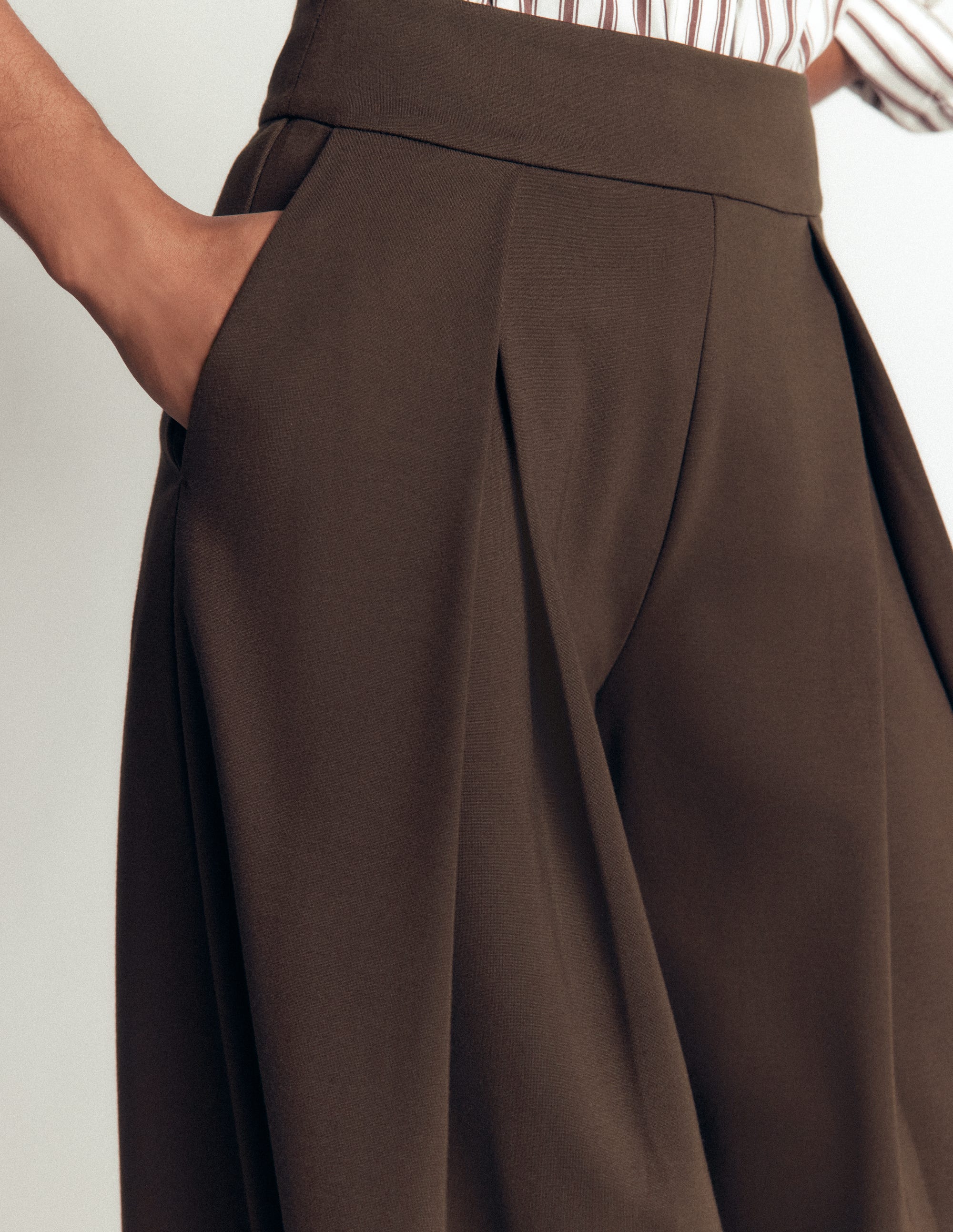 Ponte-Culottes mit Faltendetail-Bitterschokolade - Image 2