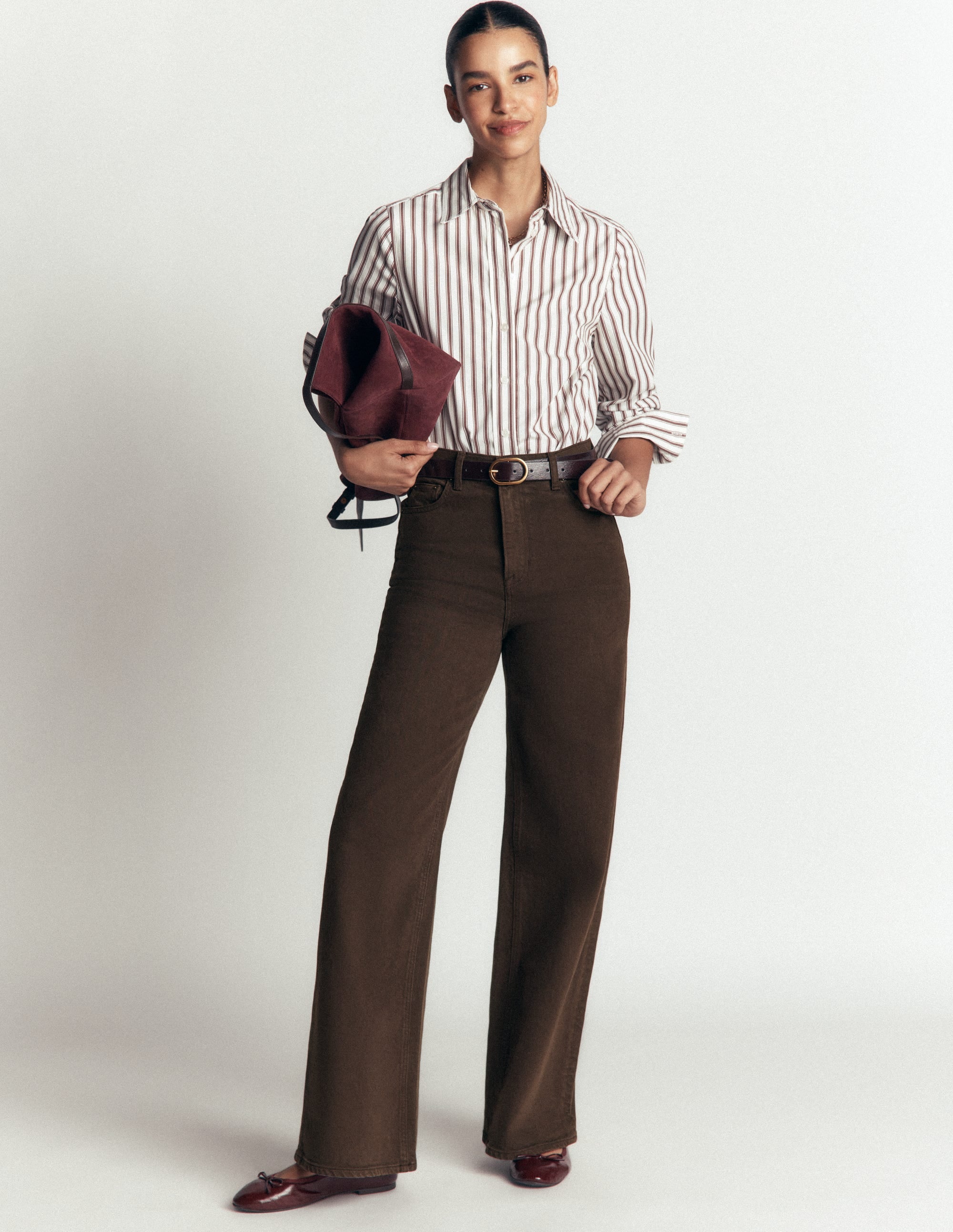 Hoch geschnittene Jeans mit weitem Bein-Dunkle Schokolade - Image 1
