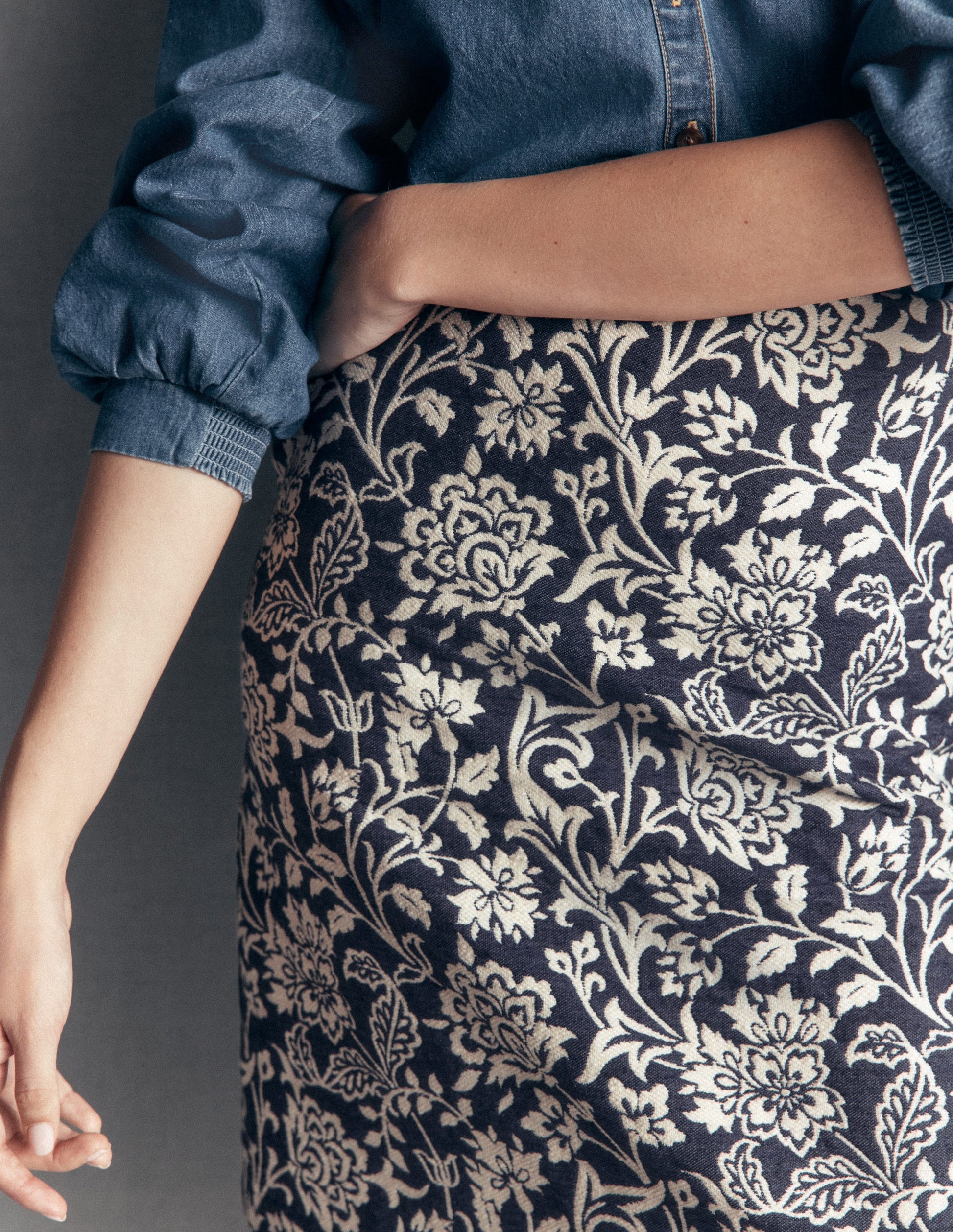 Jacquard-Rock in A-Linie-JACQUARD BLUMENMUSTER-3