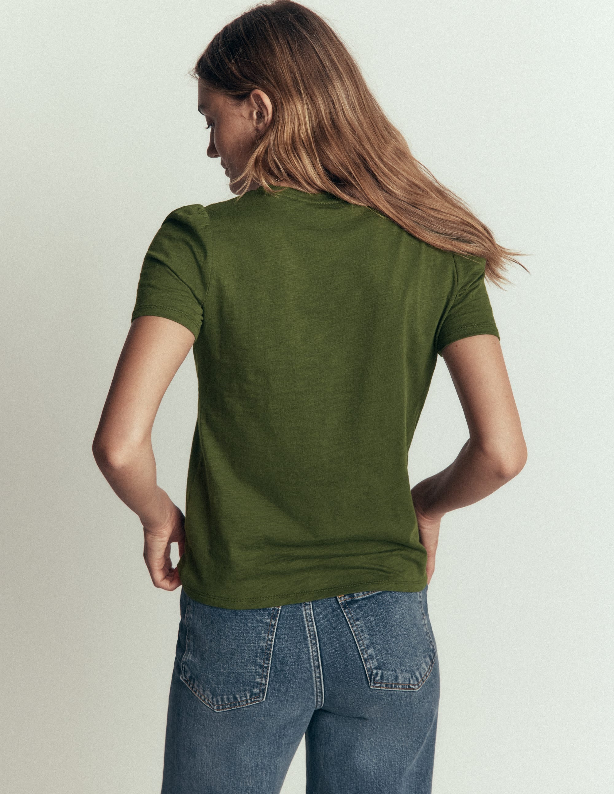 Sophie Flammgarn-T-Shirt mit V-Ausschnitt-Braunschweigisches Grün - Image 3