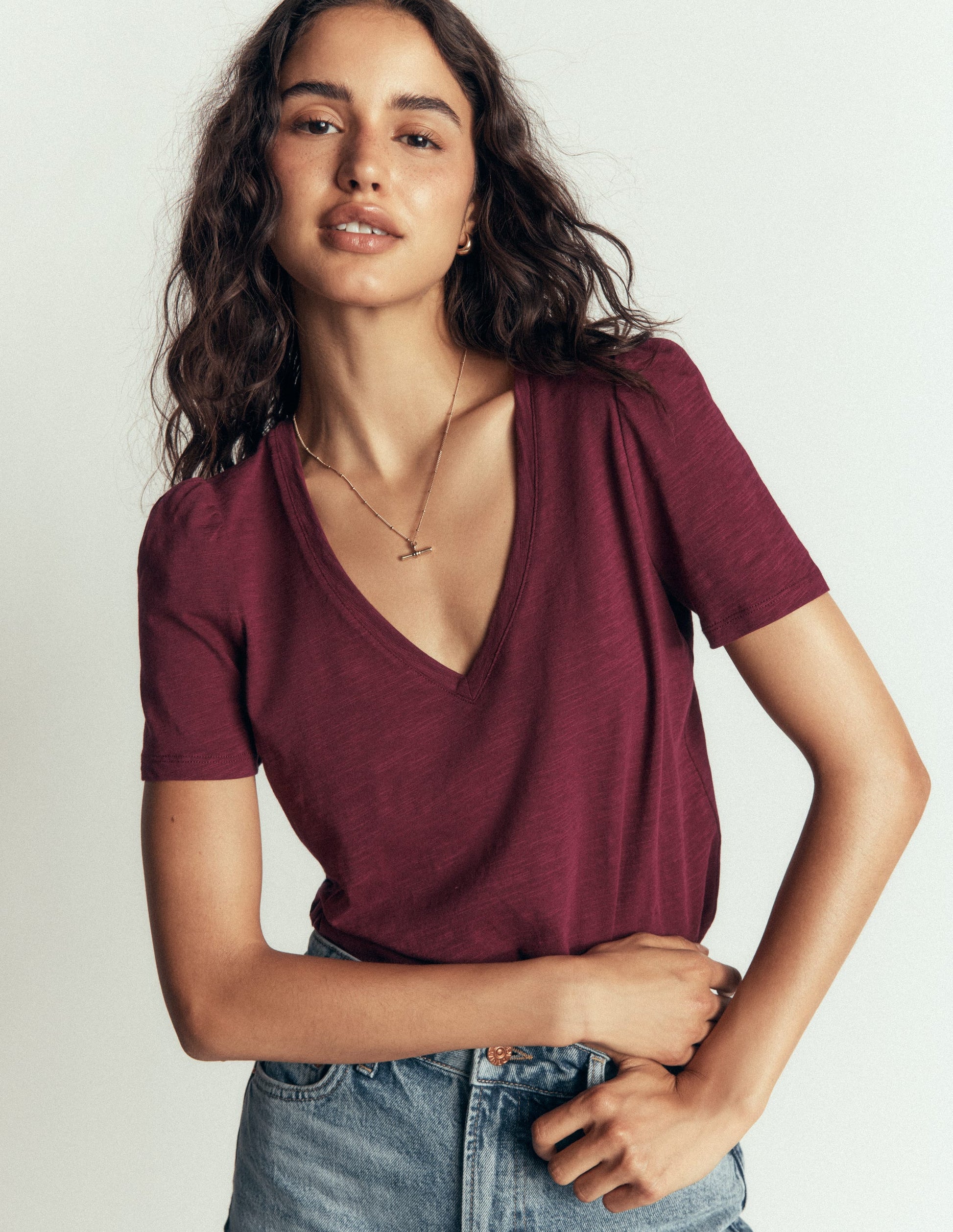 Sophie Flammgarn-T-Shirt mit V-Ausschnitt-Dunkelviolett-5